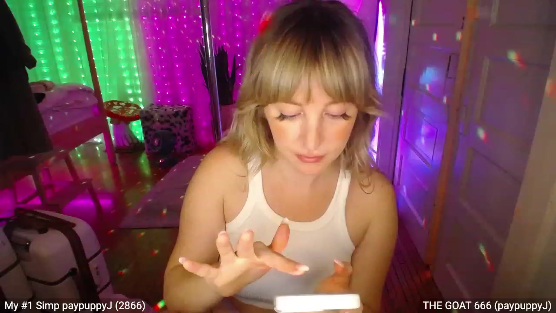 Gallery image thumbnail from RascalTV's myfreecams stream on, 12/30/2022, 08:36 image 17 of 20
