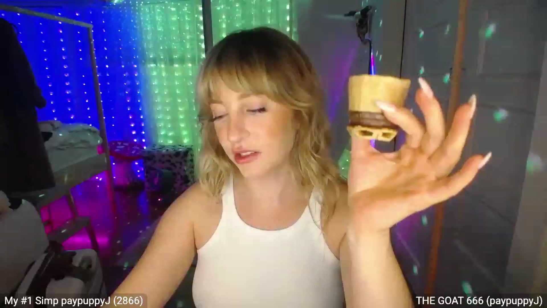 Gallery image thumbnail from RascalTV's myfreecams stream on, 12/30/2022, 08:36 image 8 of 20