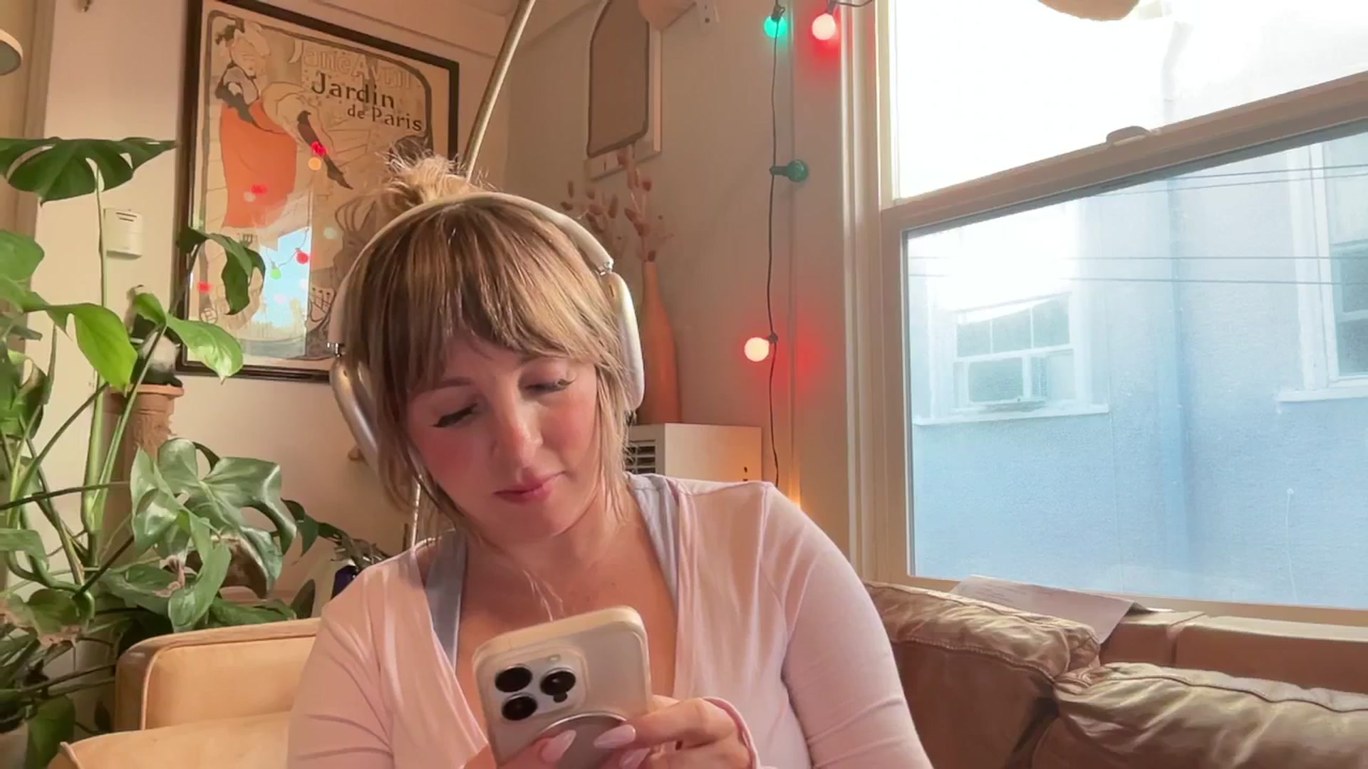 Gallery image thumbnail from RascalTV's myfreecams stream on, 01/09/2026, 24:44 image 8 of 20