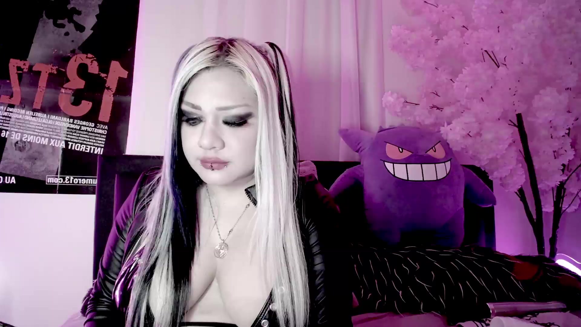 Gallery image thumbnail from RatKween's myfreecams stream on, 08/19/2026, 17:06 image 16 of 20