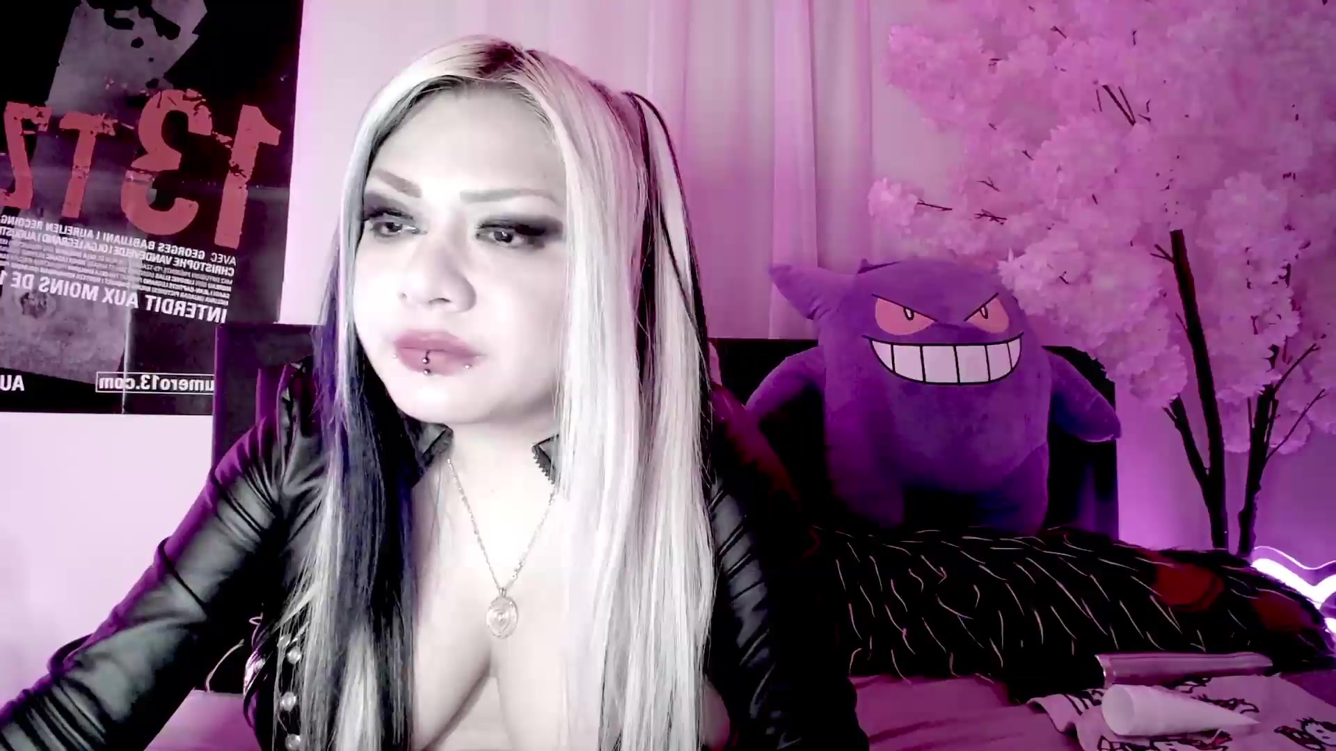 Gallery image thumbnail from RatKween's myfreecams stream on, 08/19/2026, 17:06 image 18 of 20