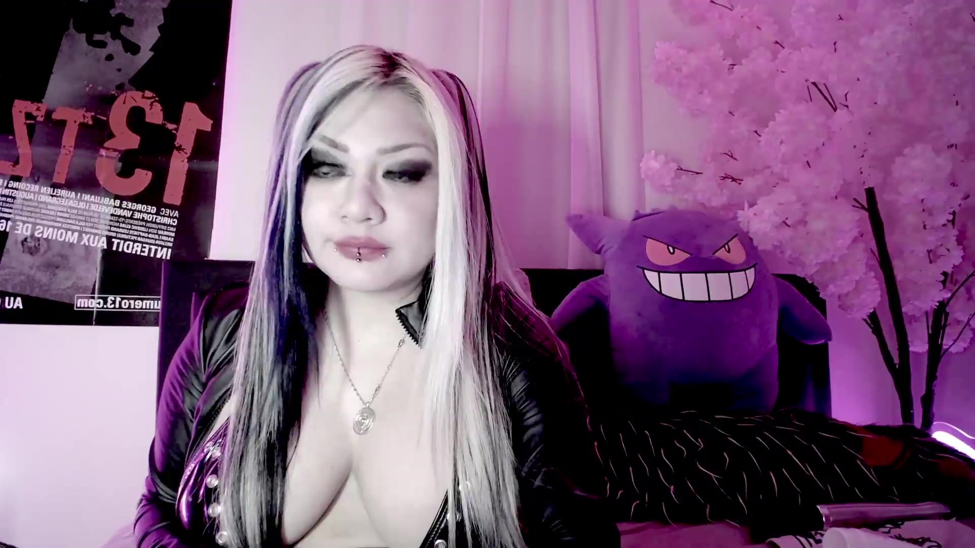 Gallery image thumbnail from RatKween's myfreecams stream on, 08/19/2026, 17:06 image 11 of 20