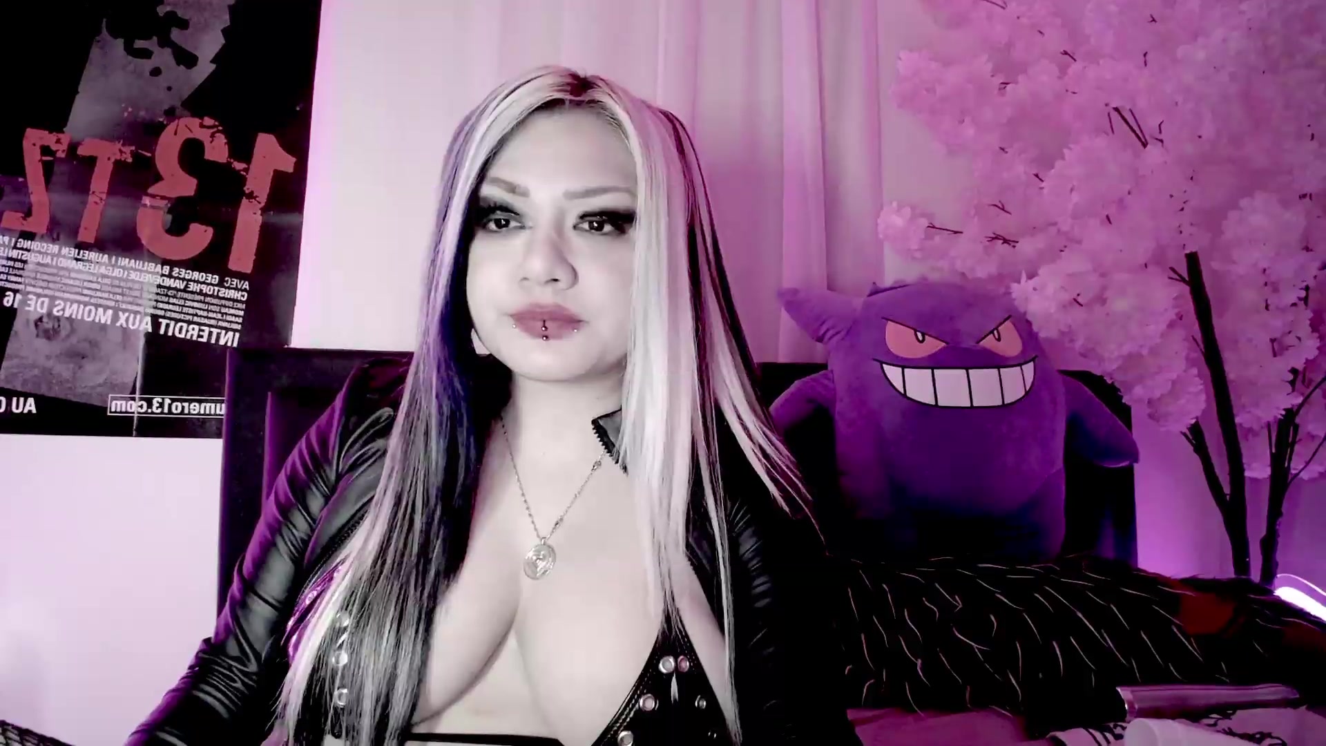 Gallery image thumbnail from RatKween's myfreecams stream on, 08/19/2026, 17:06 image 13 of 20