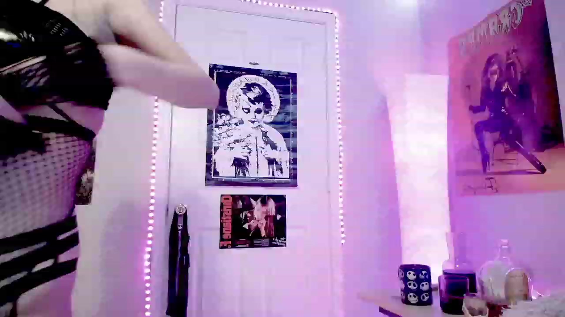 Gallery image thumbnail from RatQueen's myfreecams stream on, 12/21/2023, 24:00 image 18 of 20