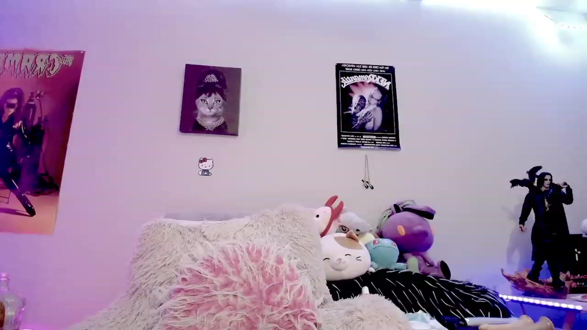 Gallery image thumbnail from RatQueen's myfreecams stream on, 12/23/2023, 18:23 image 1 of 20