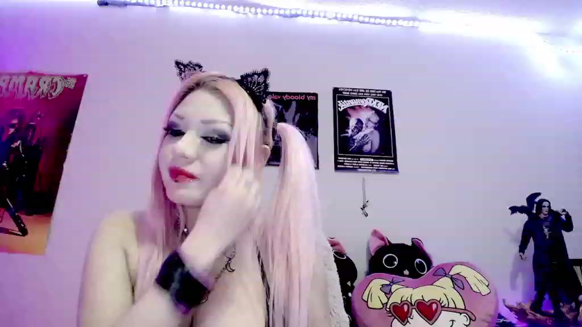Gallery image thumbnail from RatQueen's myfreecams stream on, 01/29/2024, 04:11 image 15 of 20