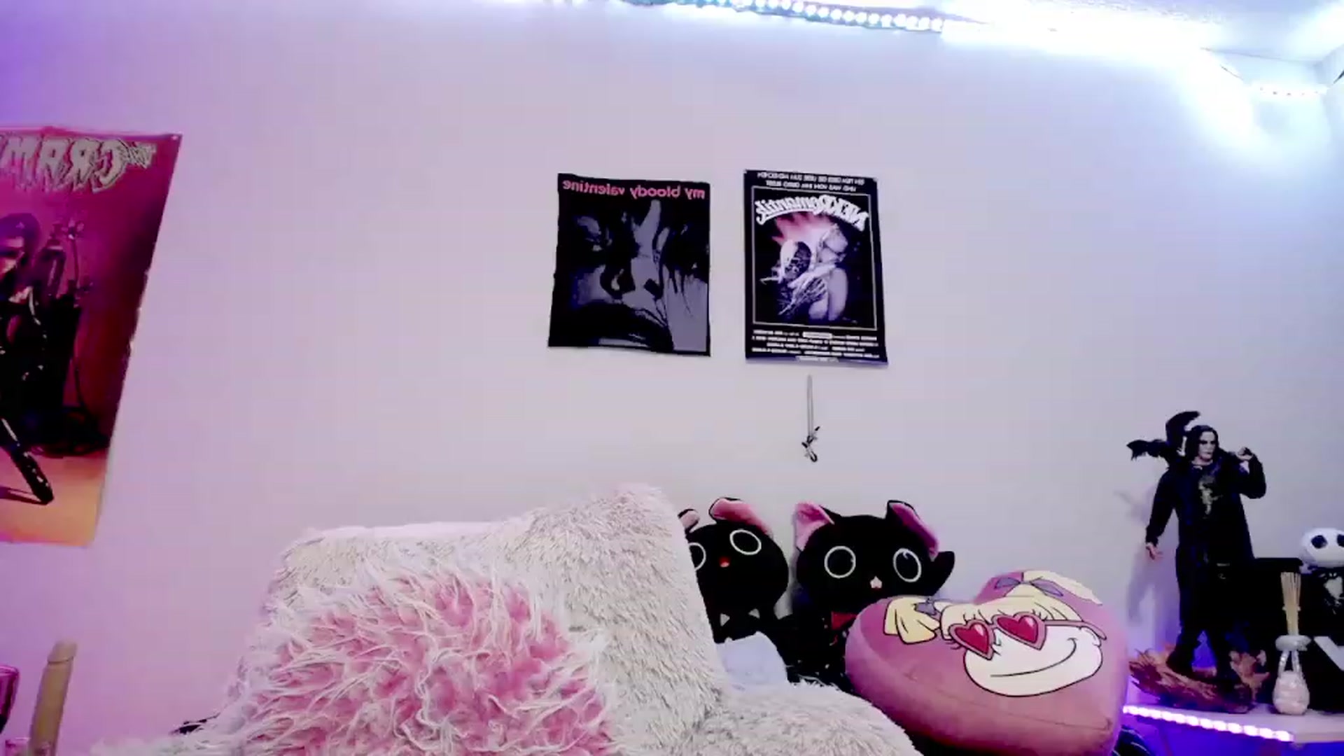 Gallery image thumbnail from RatQueen's myfreecams stream on, 02/13/2024, 23:36 image 18 of 20