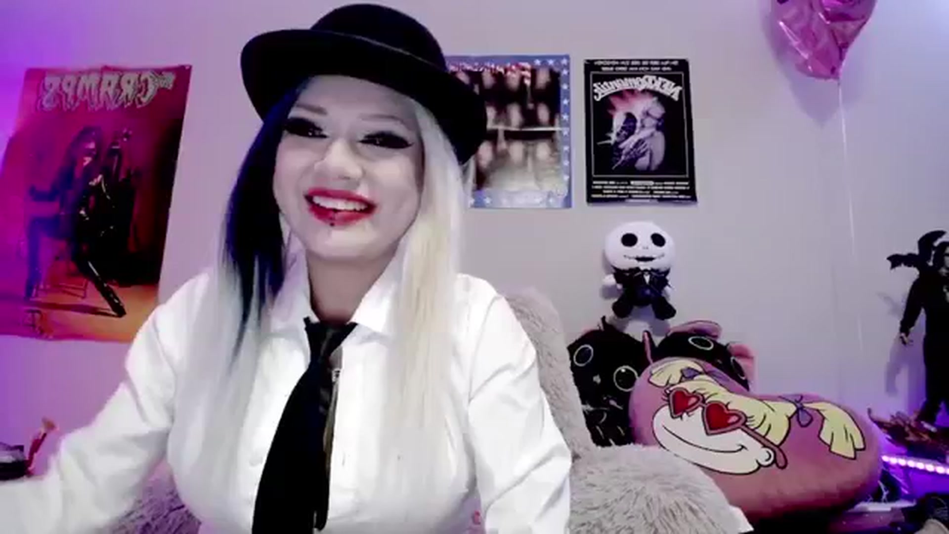 Gallery image thumbnail from RatQueen's myfreecams stream on, 03/19/2024, 03:12 image 6 of 20