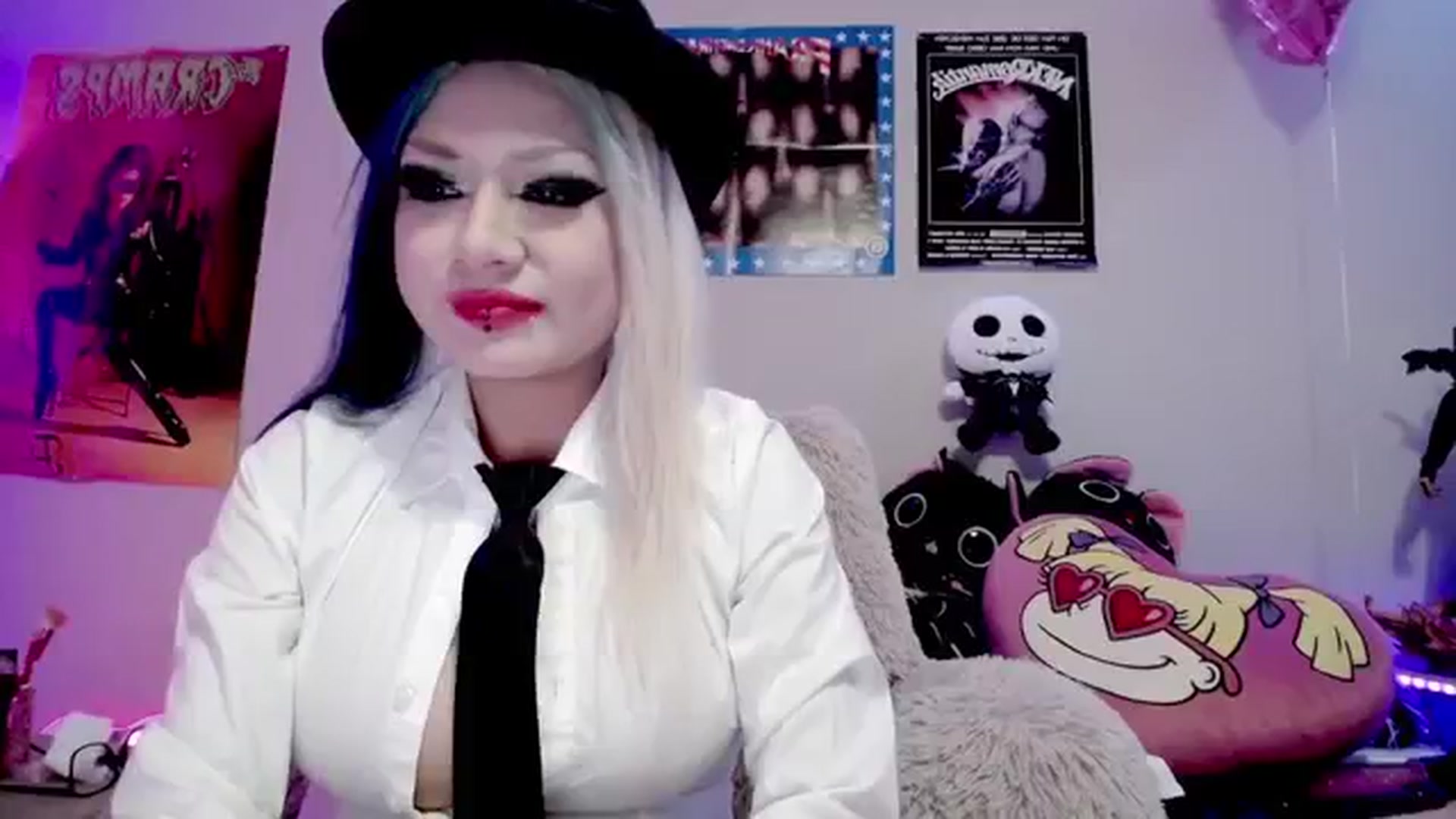 Gallery image thumbnail from RatQueen's myfreecams stream on, 03/19/2024, 03:12 image 19 of 20
