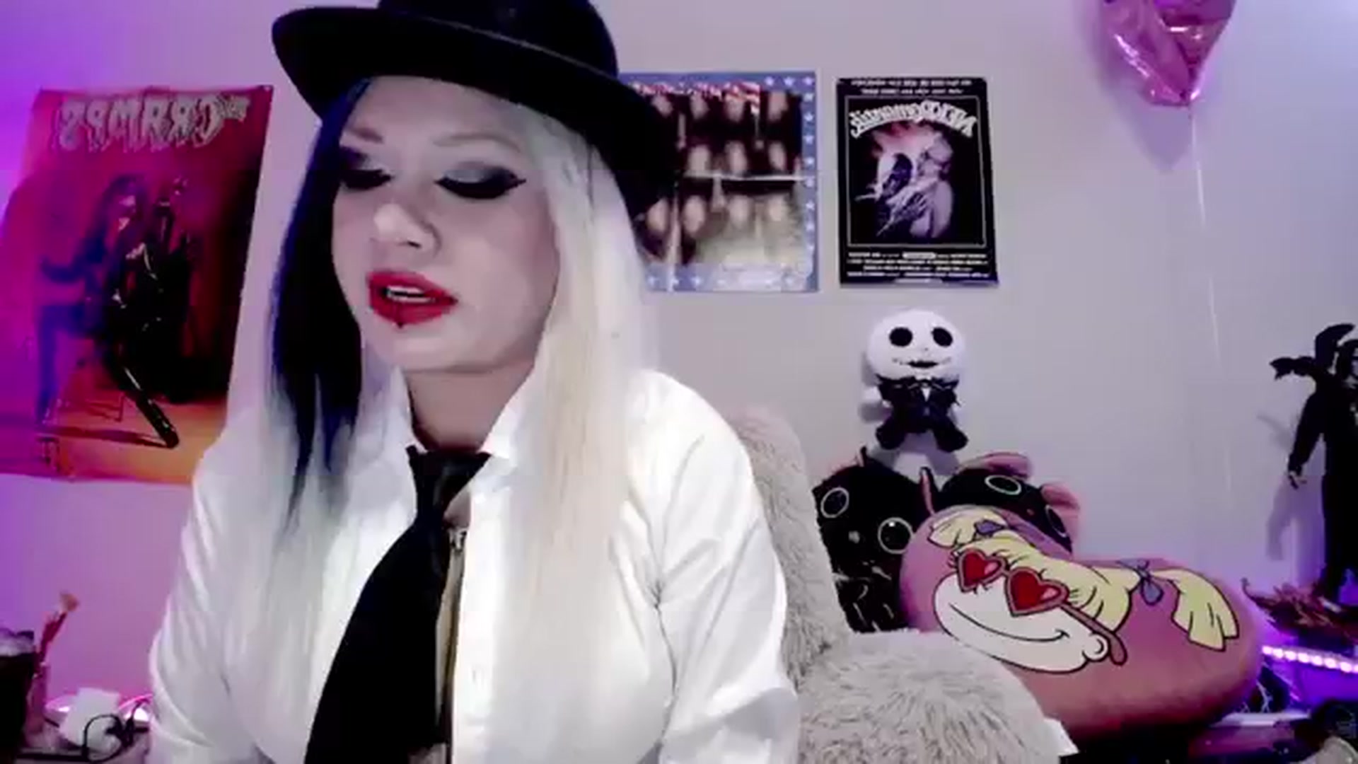 Gallery image thumbnail from RatQueen's myfreecams stream on, 03/19/2024, 03:12 image 9 of 20