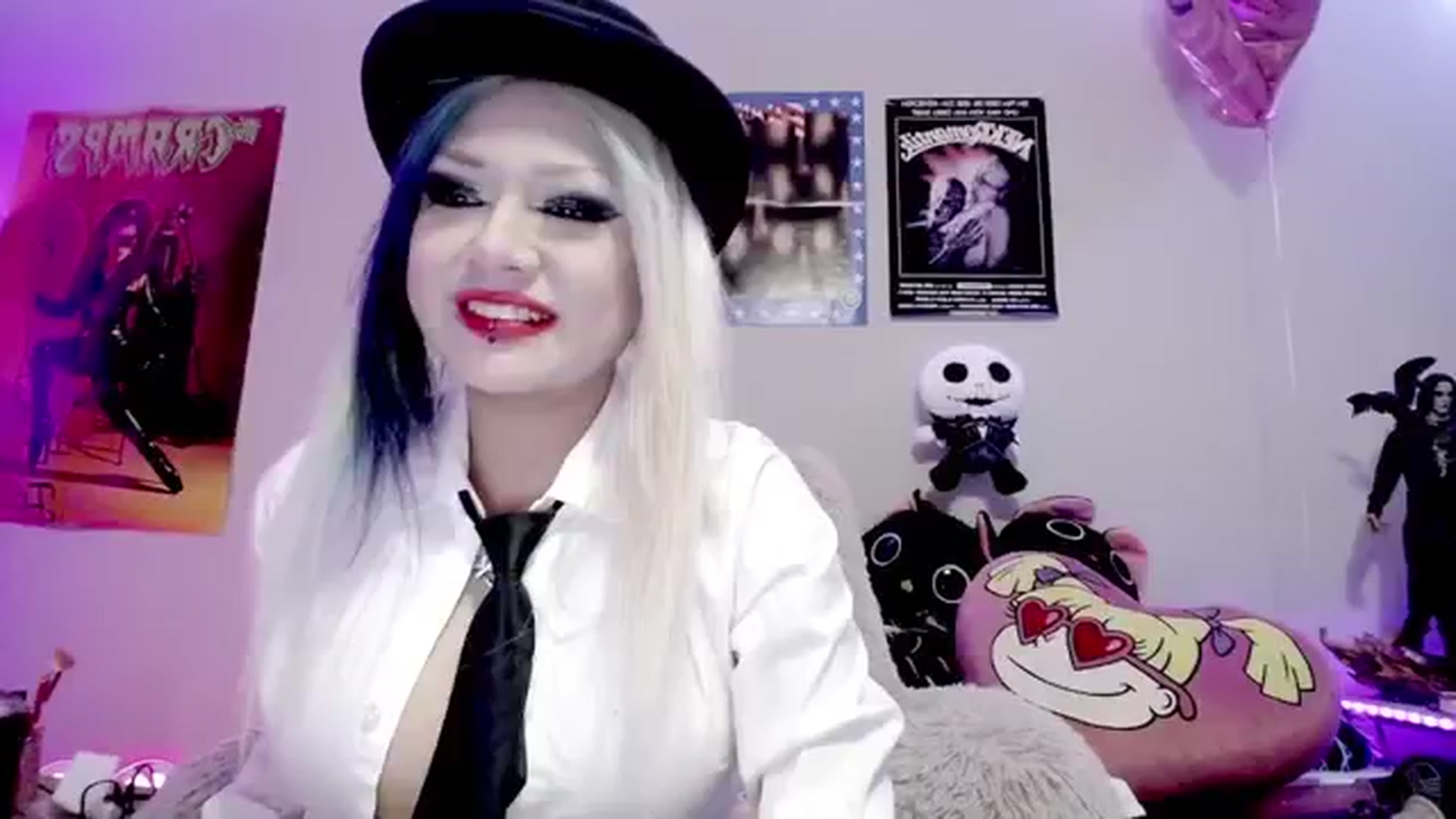 Gallery image thumbnail from RatQueen's myfreecams stream on, 03/19/2024, 03:12 image 2 of 20