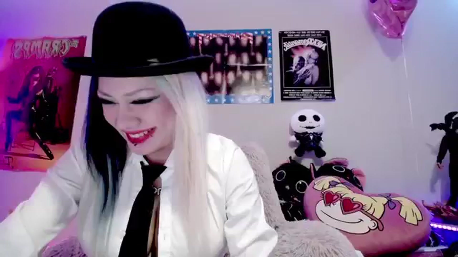 Gallery image thumbnail from RatQueen's myfreecams stream on, 03/19/2024, 03:12 image 11 of 20