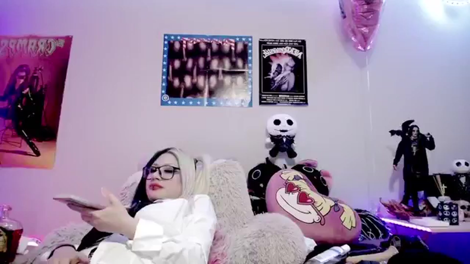Gallery image thumbnail from RatQueen's myfreecams stream on, 03/19/2024, 04:18 image 7 of 20