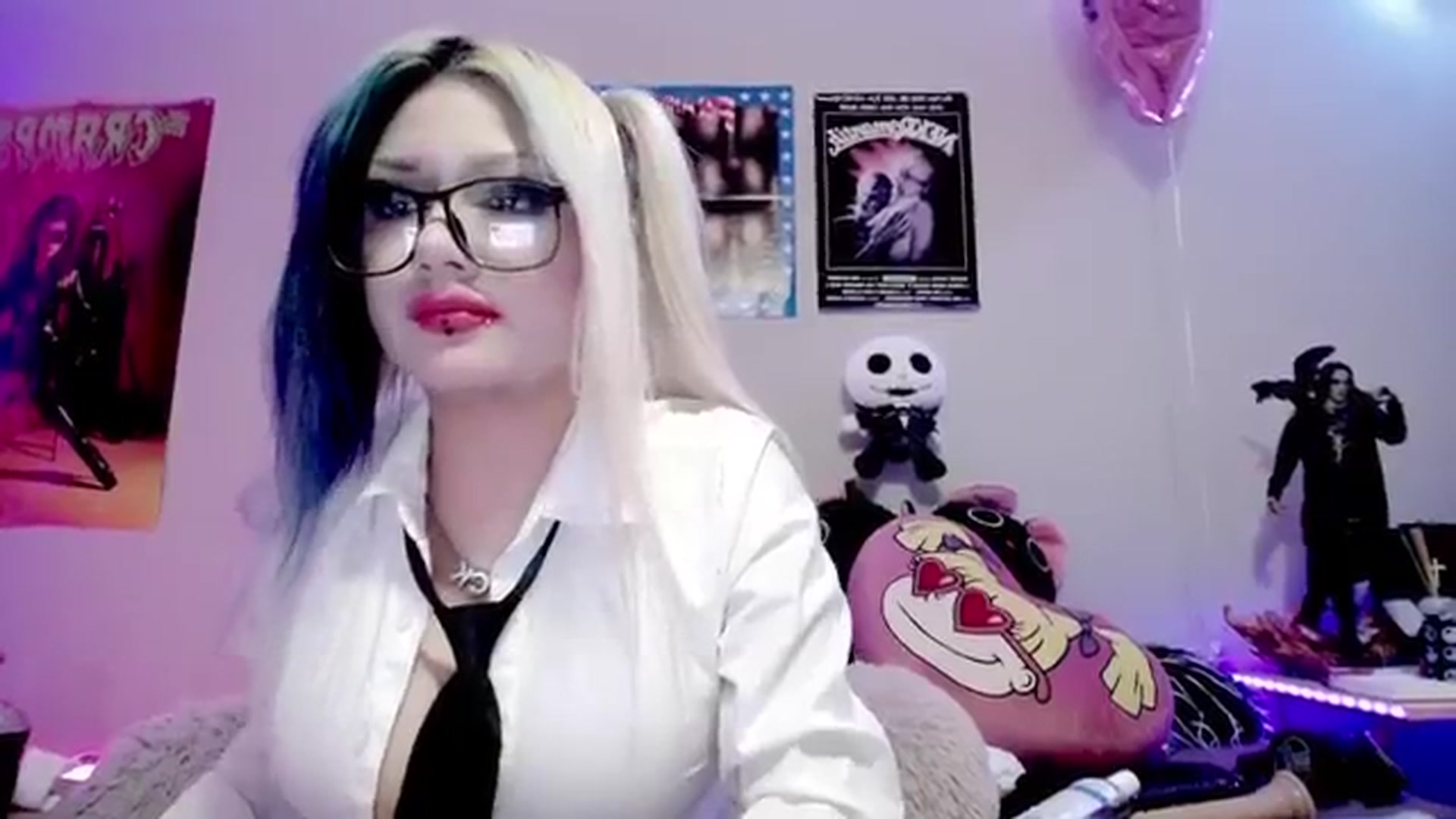 Gallery image thumbnail from RatQueen's myfreecams stream on, 03/19/2024, 04:18 image 11 of 20