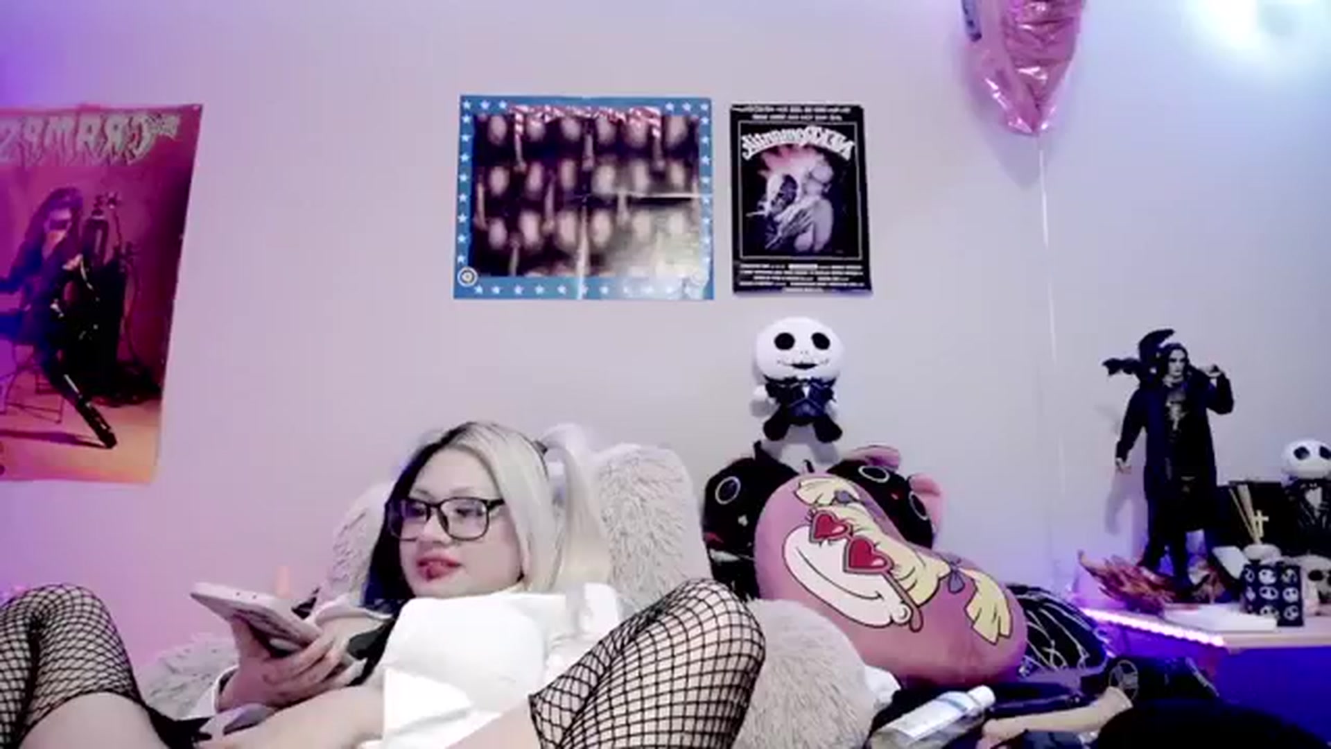 Gallery image thumbnail from RatQueen's myfreecams stream on, 03/19/2024, 04:18 image 8 of 20