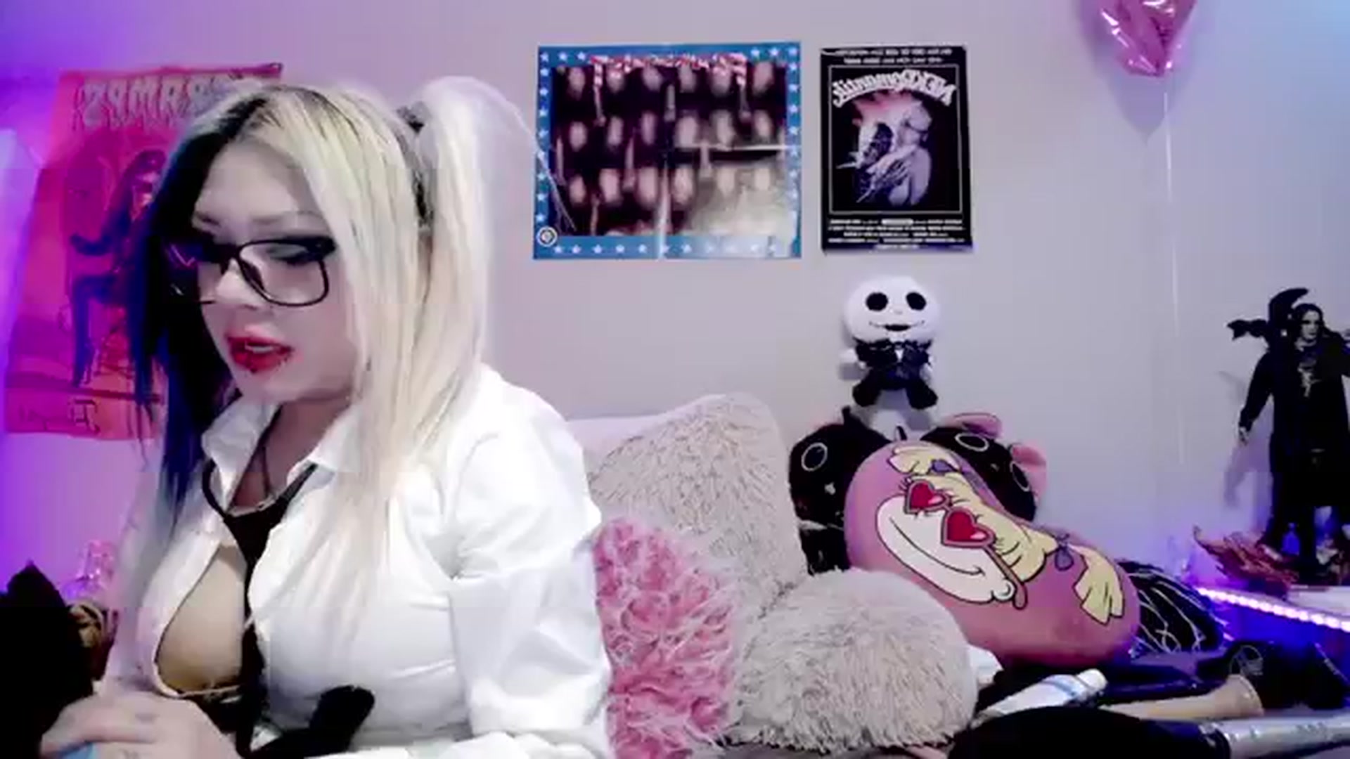 Gallery image thumbnail from RatQueen's myfreecams stream on, 03/19/2024, 04:18 image 5 of 20