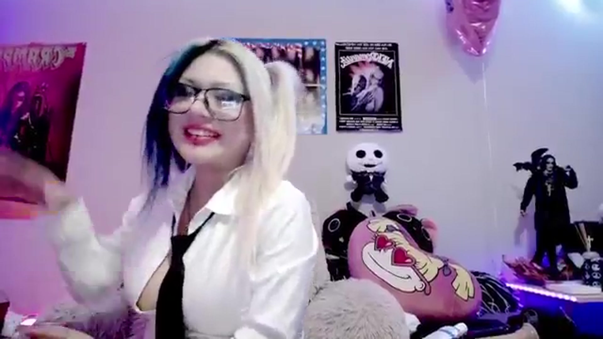 Gallery image thumbnail from RatQueen's myfreecams stream on, 03/19/2024, 04:18 image 9 of 20
