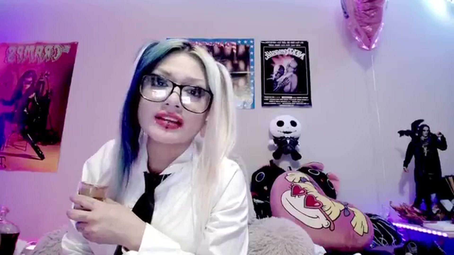 Gallery image thumbnail from RatQueen's myfreecams stream on, 03/19/2024, 04:18 image 17 of 20
