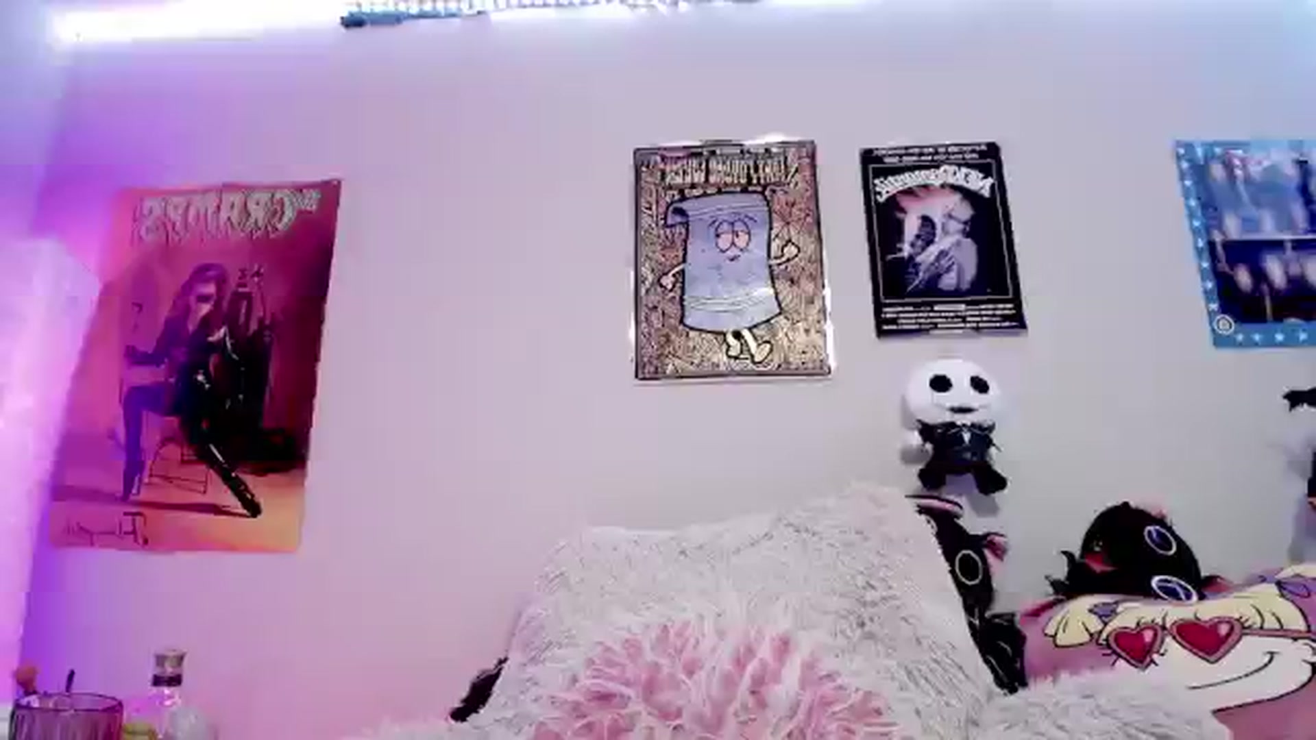 Gallery image thumbnail from RatQueen's myfreecams stream on, 04/22/2024, 23:14 image 13 of 20