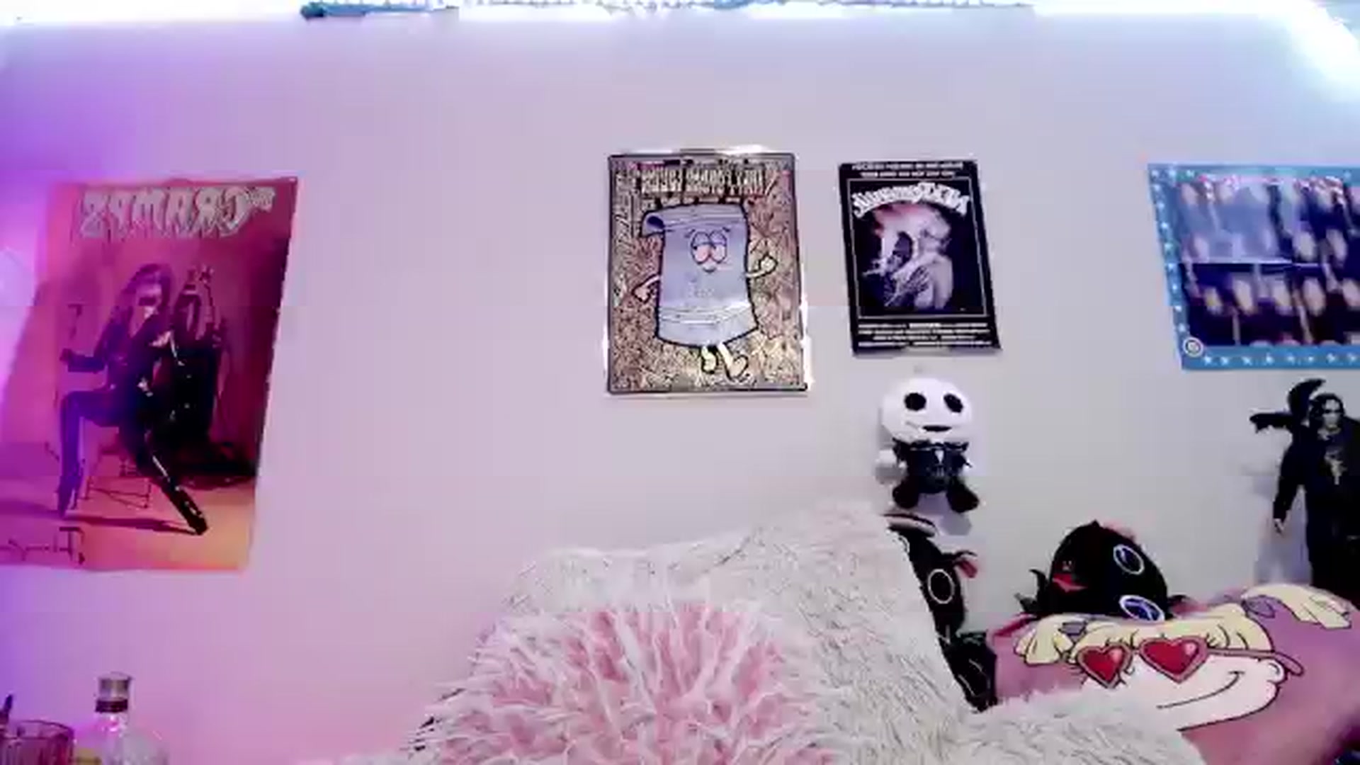 Gallery image thumbnail from RatQueen's myfreecams stream on, 04/22/2024, 23:14 image 16 of 20