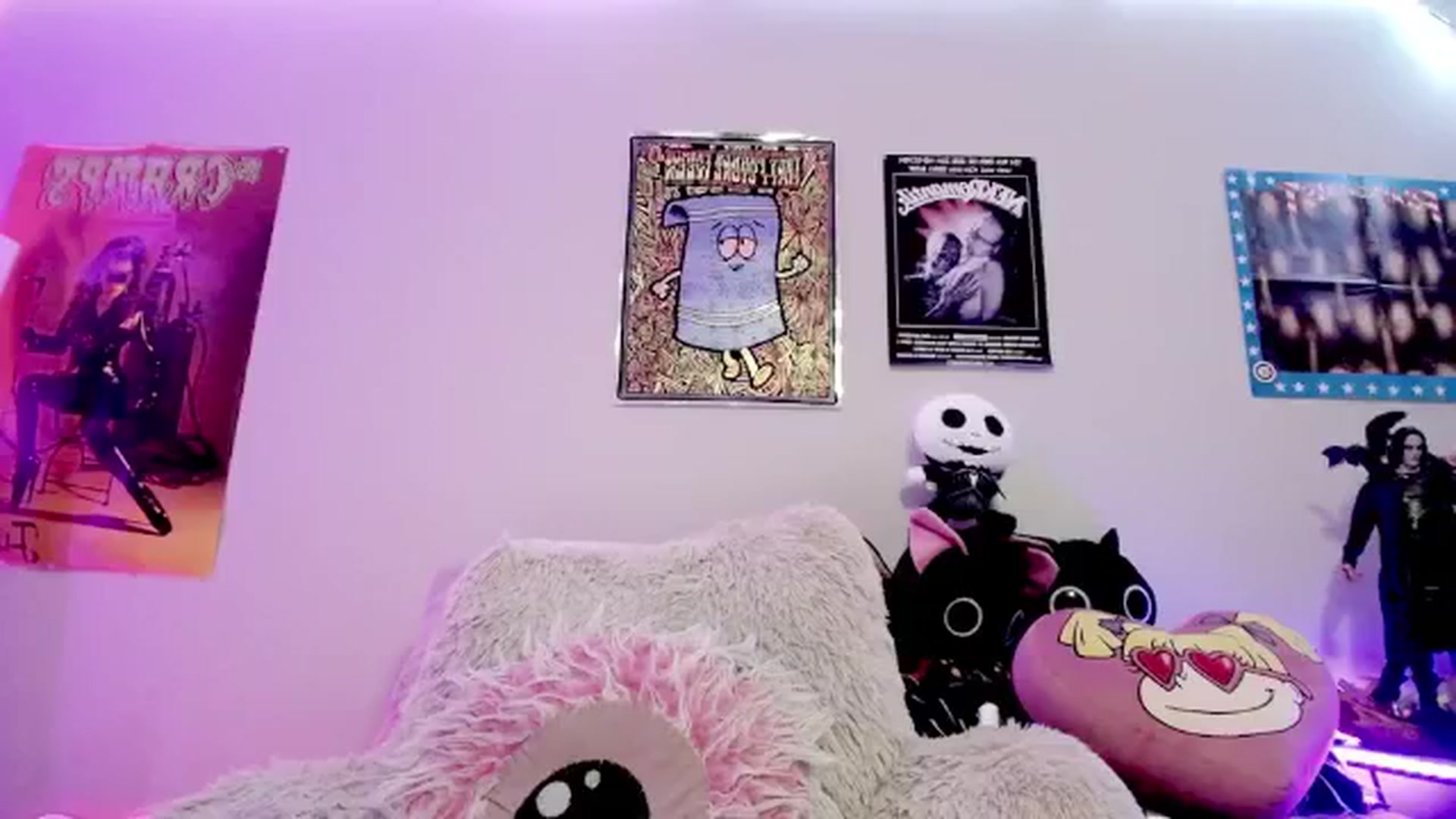 Gallery image thumbnail from RatQueen's myfreecams stream on, 04/25/2024, 01:54 image 17 of 20