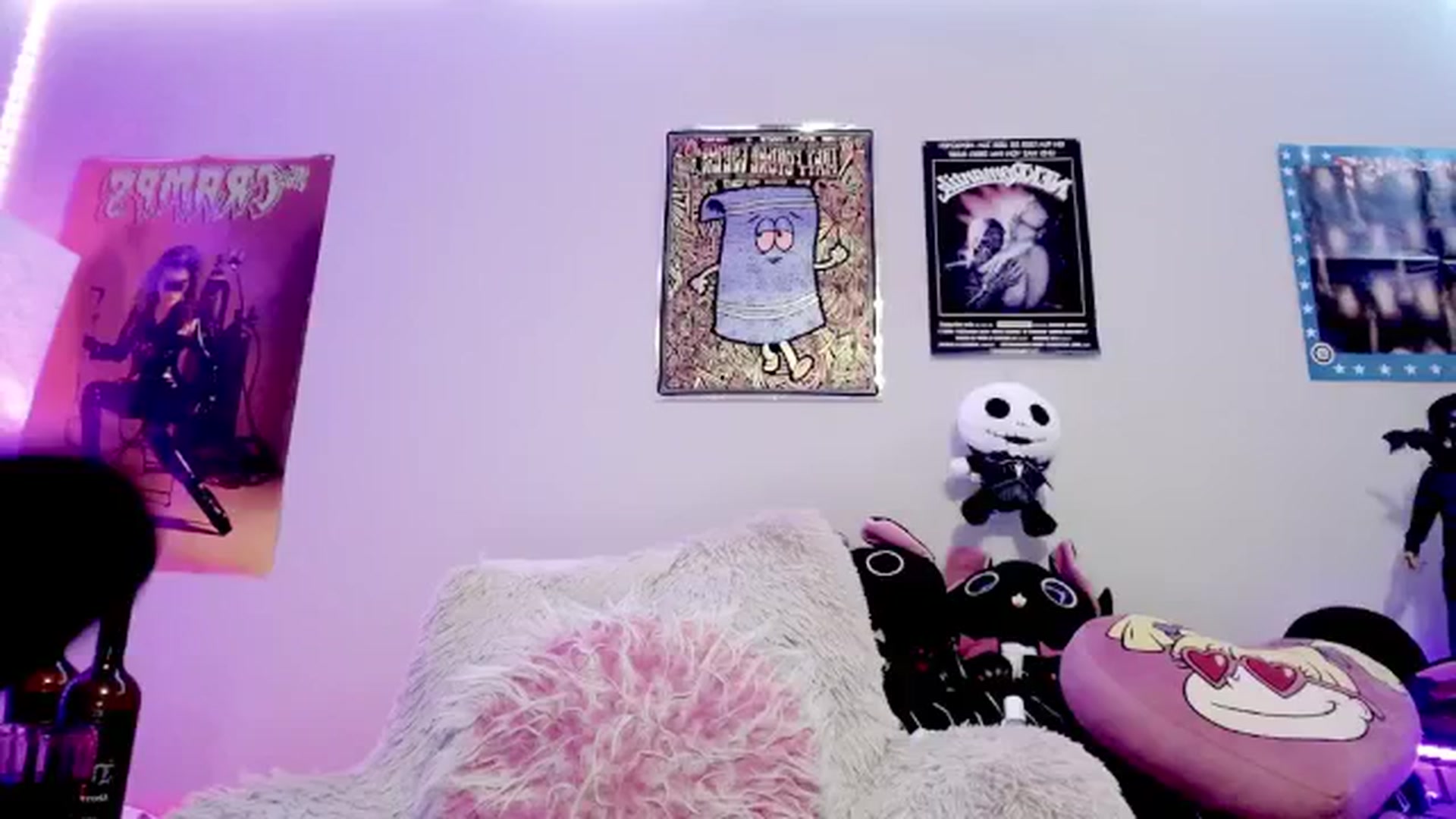Gallery image thumbnail from RatQueen's myfreecams stream on, 04/25/2024, 23:27 image 6 of 20