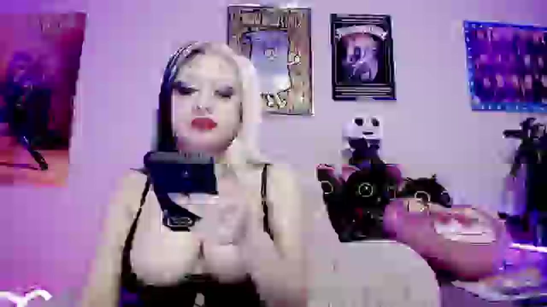Gallery image thumbnail from RatQueen's myfreecams stream on, 05/16/2024, 01:04 image 10 of 20
