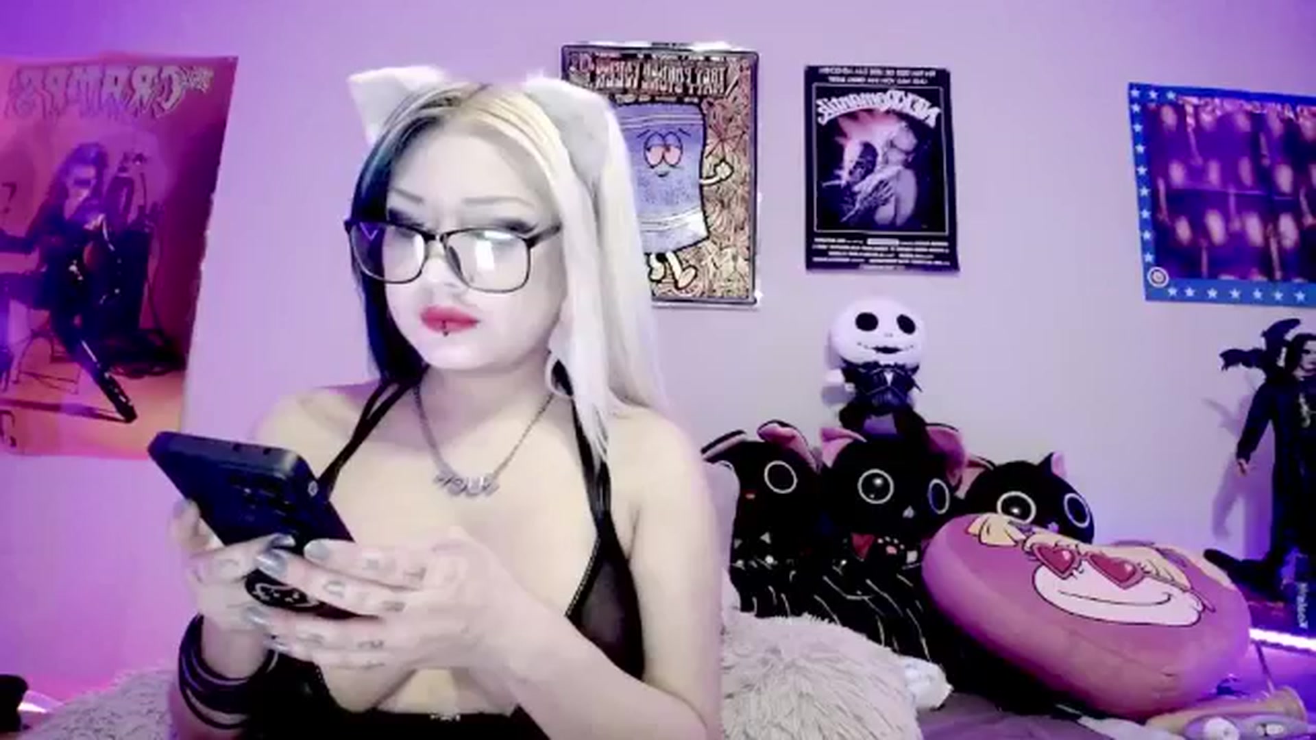 Gallery image thumbnail from RatQueen's myfreecams stream on, 05/16/2024, 08:51 image 3 of 20