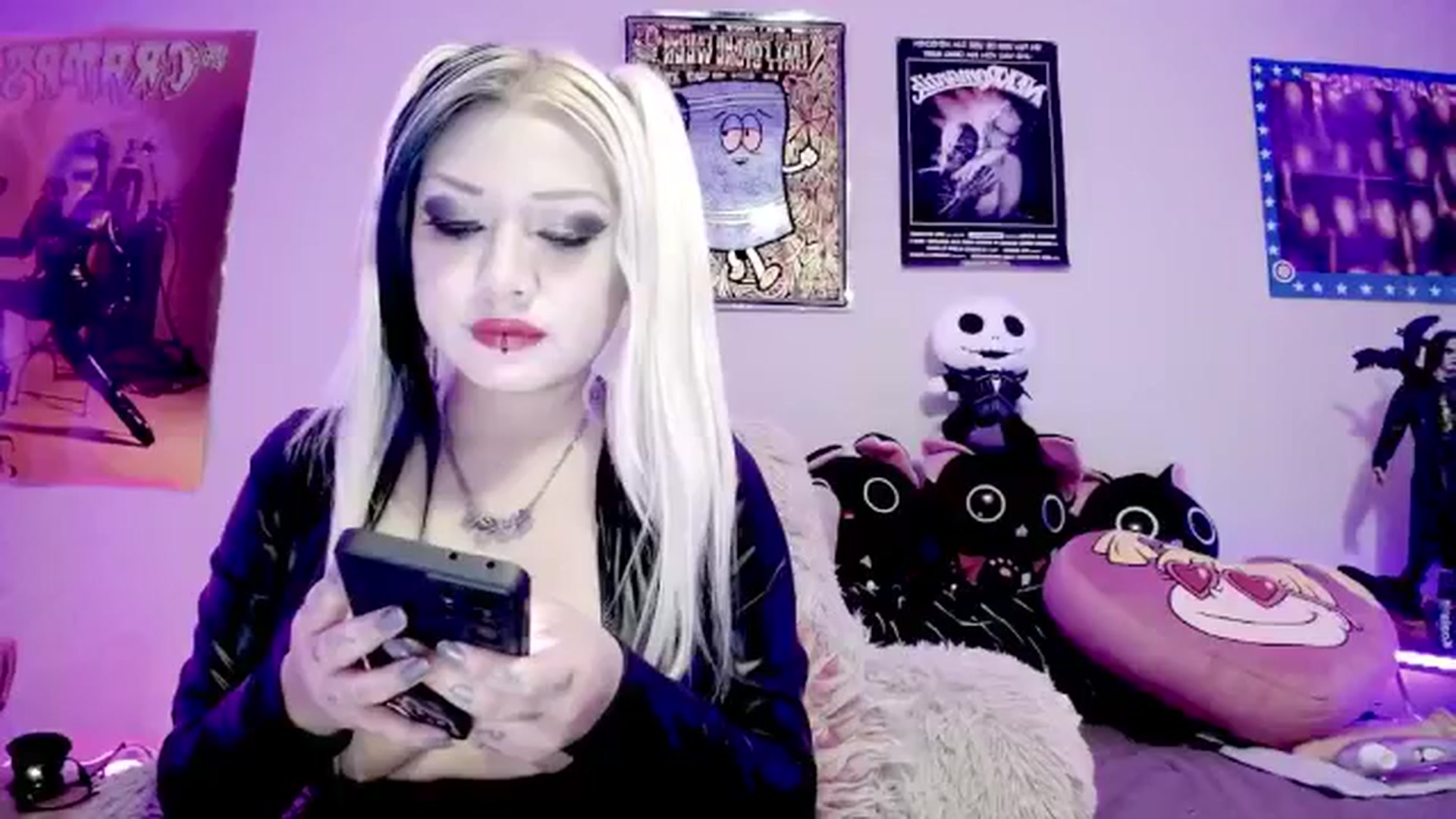 Gallery image thumbnail from RatQueen's myfreecams stream on, 05/16/2024, 09:58 image 18 of 20