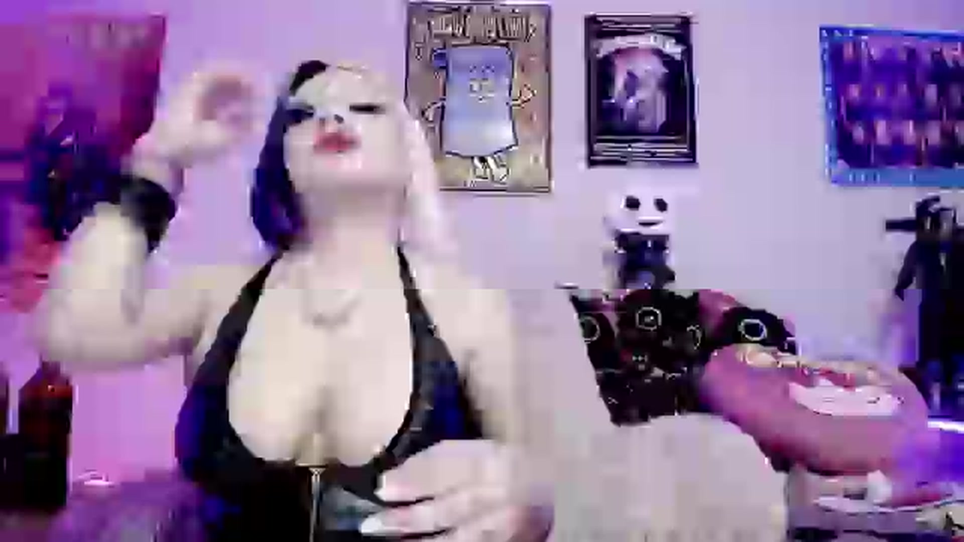 Gallery image thumbnail from RatQueen's myfreecams stream on, 05/20/2024, 10:19 image 13 of 20