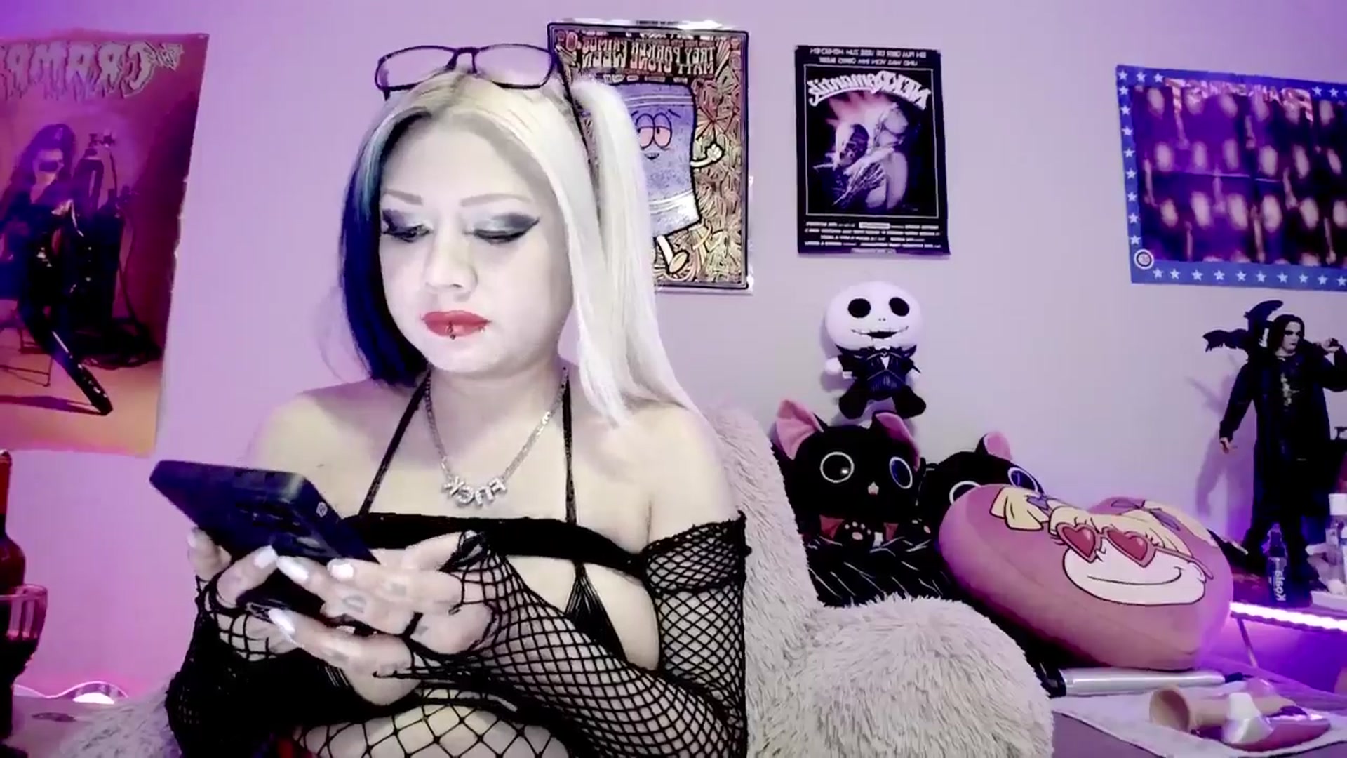 Gallery image thumbnail from RatQueen's myfreecams stream on, 05/25/2024, 08:18 image 10 of 20