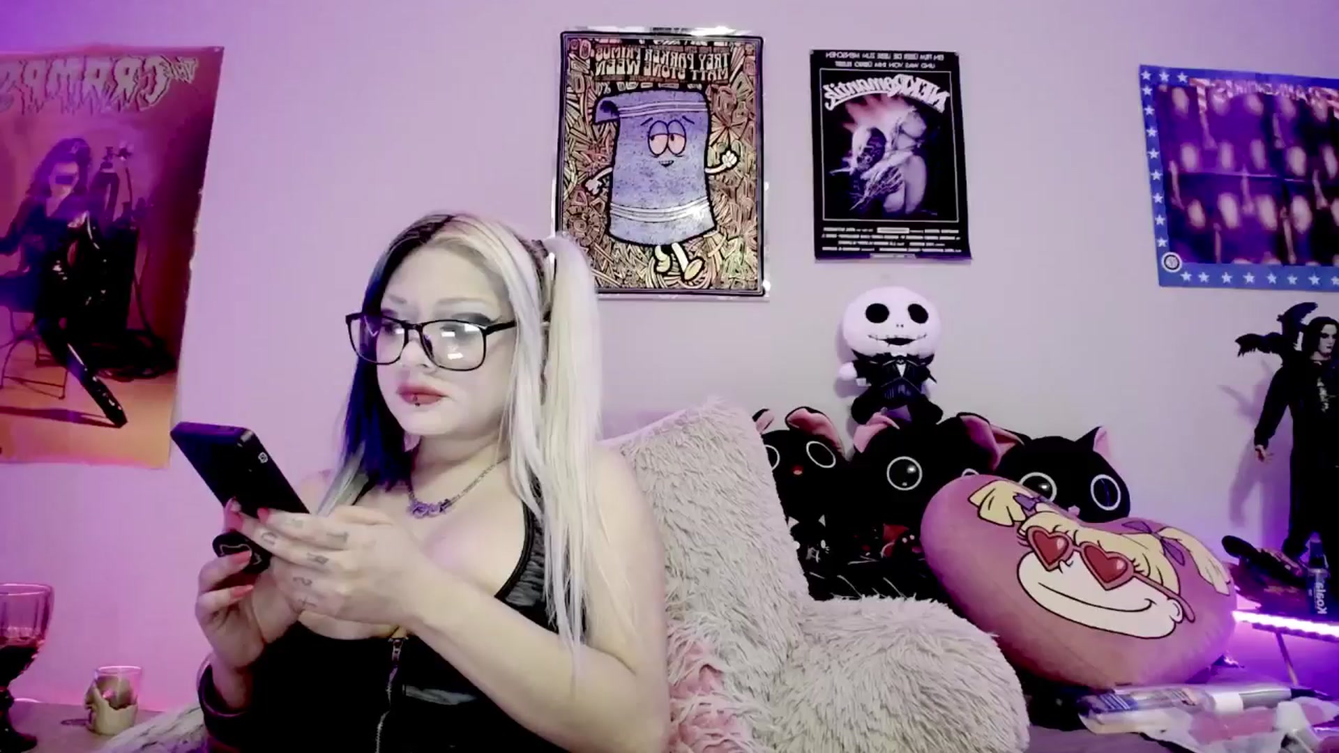 Gallery image thumbnail from RatQueen's myfreecams stream on, 05/31/2024, 19:47 image 6 of 20
