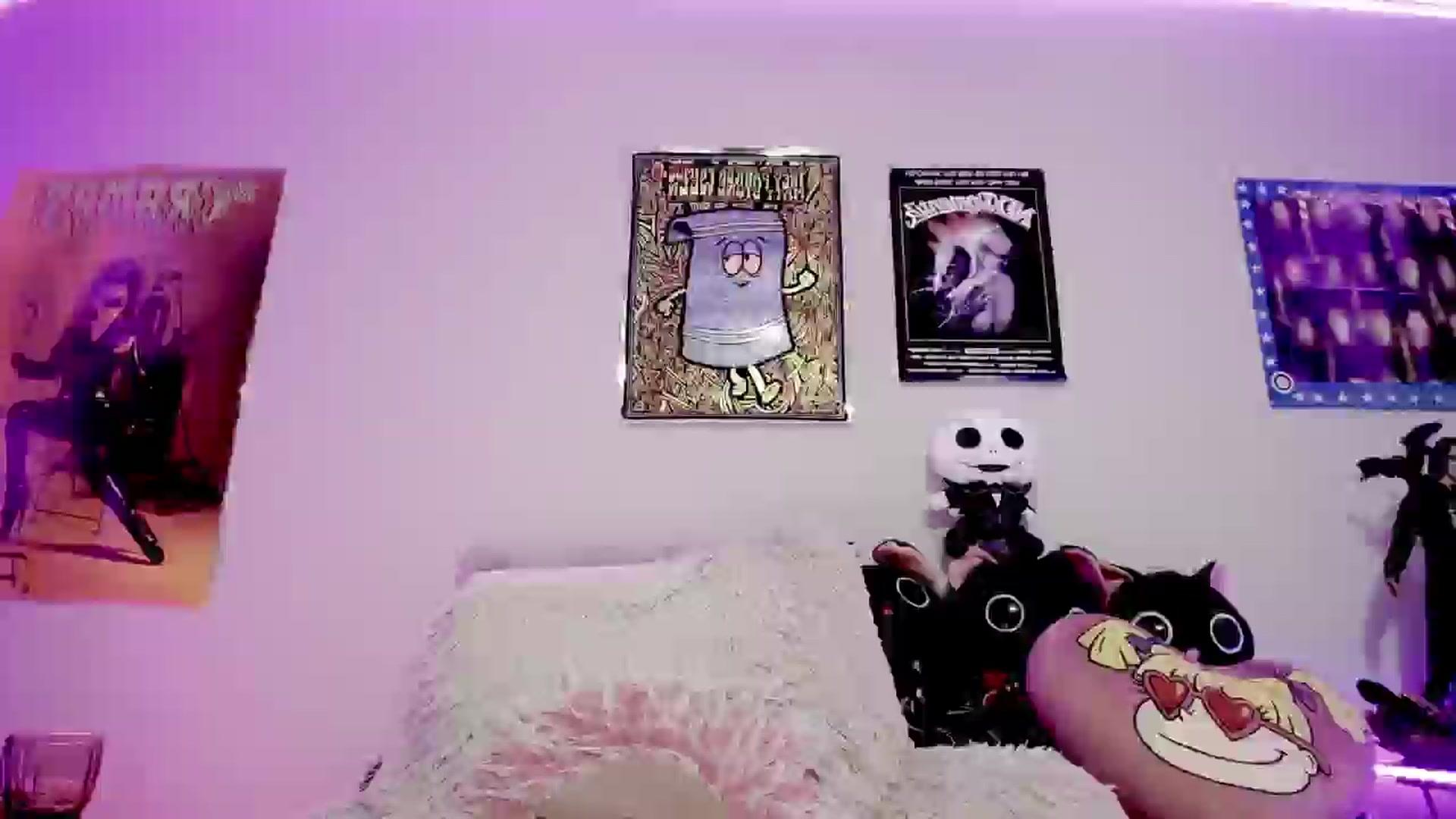 Gallery image thumbnail from RatQueen's myfreecams stream on, 05/31/2024, 20:05 image 1 of 20
