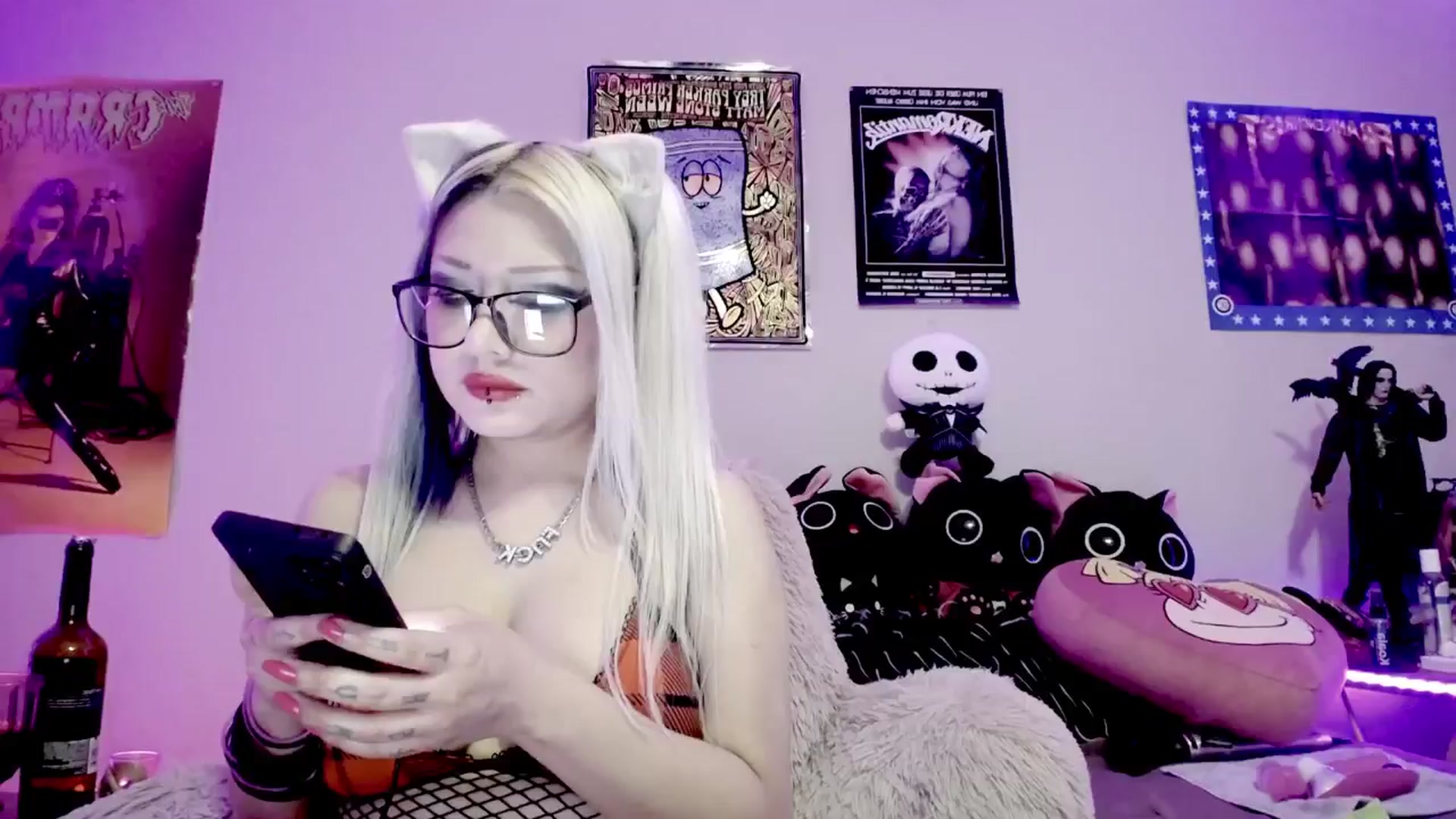 Gallery image thumbnail from RatQueen's myfreecams stream on, 06/01/2024, 07:56 image 18 of 20