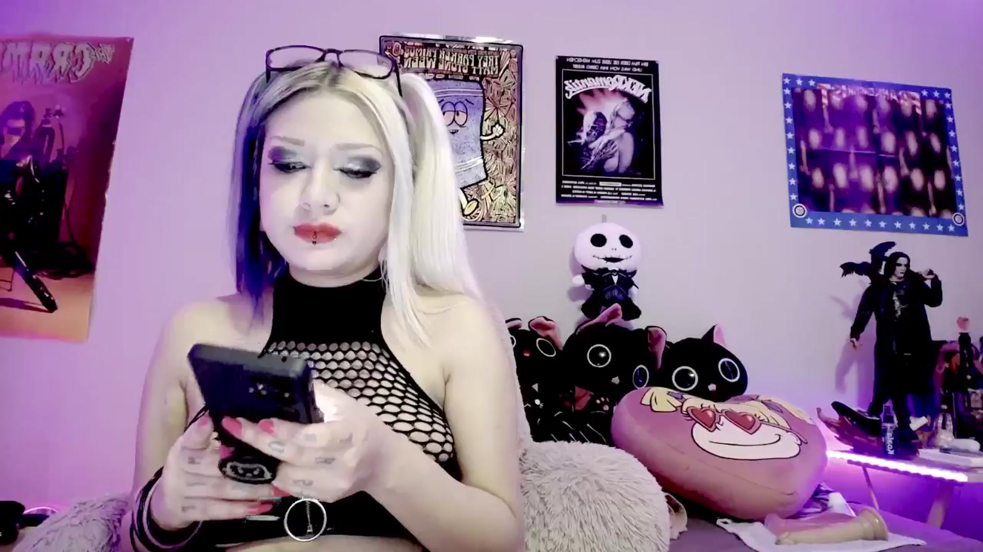Gallery image thumbnail from RatQueen's myfreecams stream on, 06/11/2024, 22:09 image 3 of 20