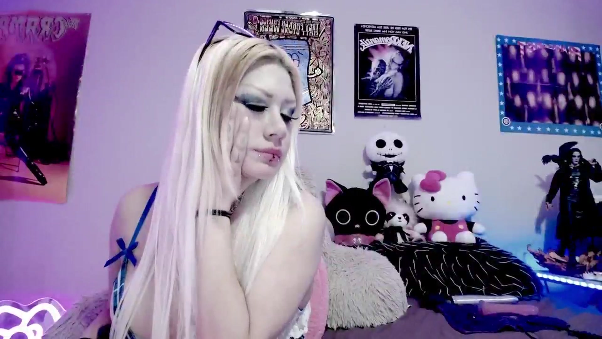 Gallery image thumbnail from RatQueen's myfreecams stream on, 01/26/2025, 24:43 image 2 of 20