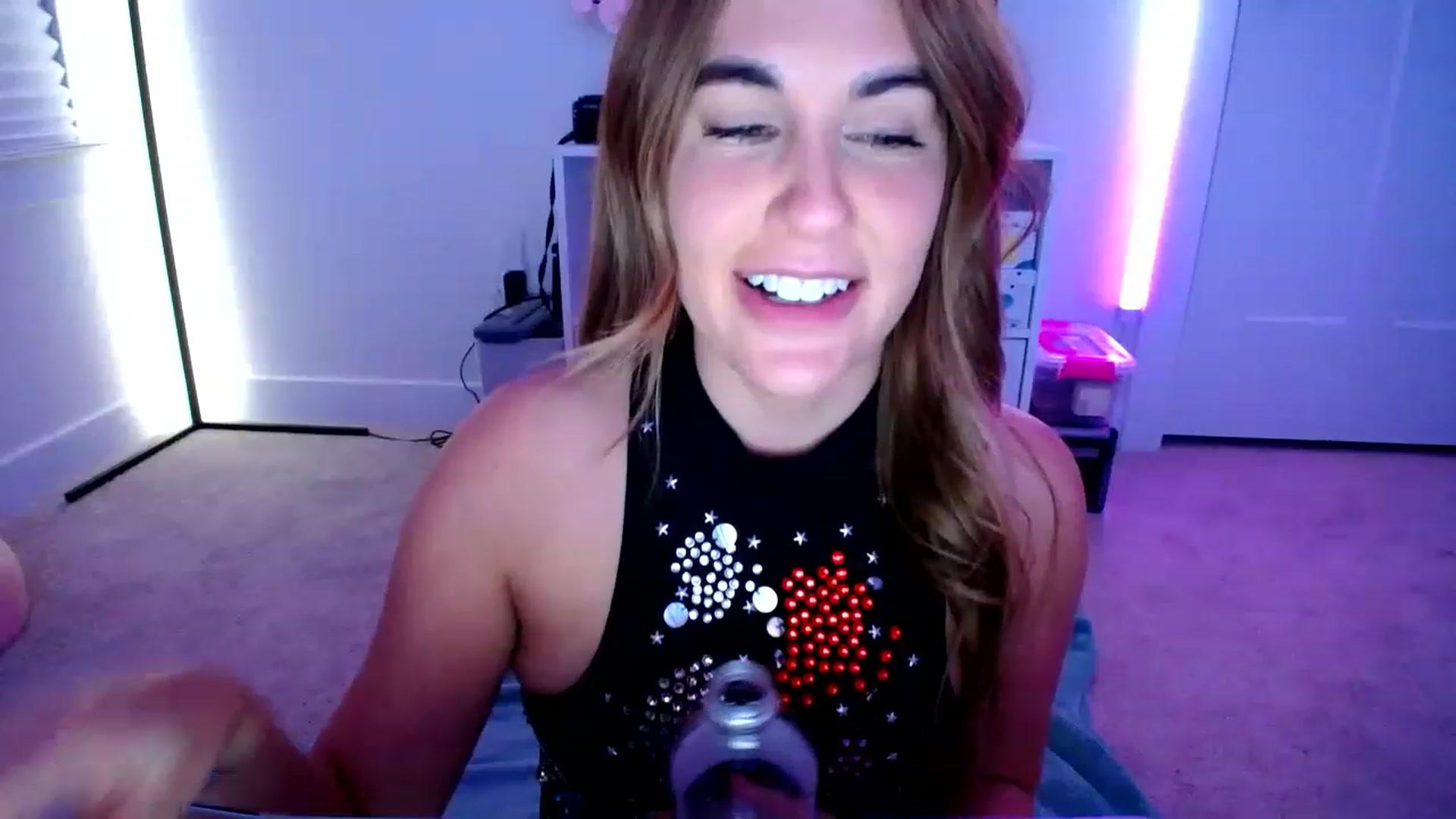Gallery image thumbnail from Rat_Legs's myfreecams stream on, 12/24/2022, 05:46 image 11 of 20