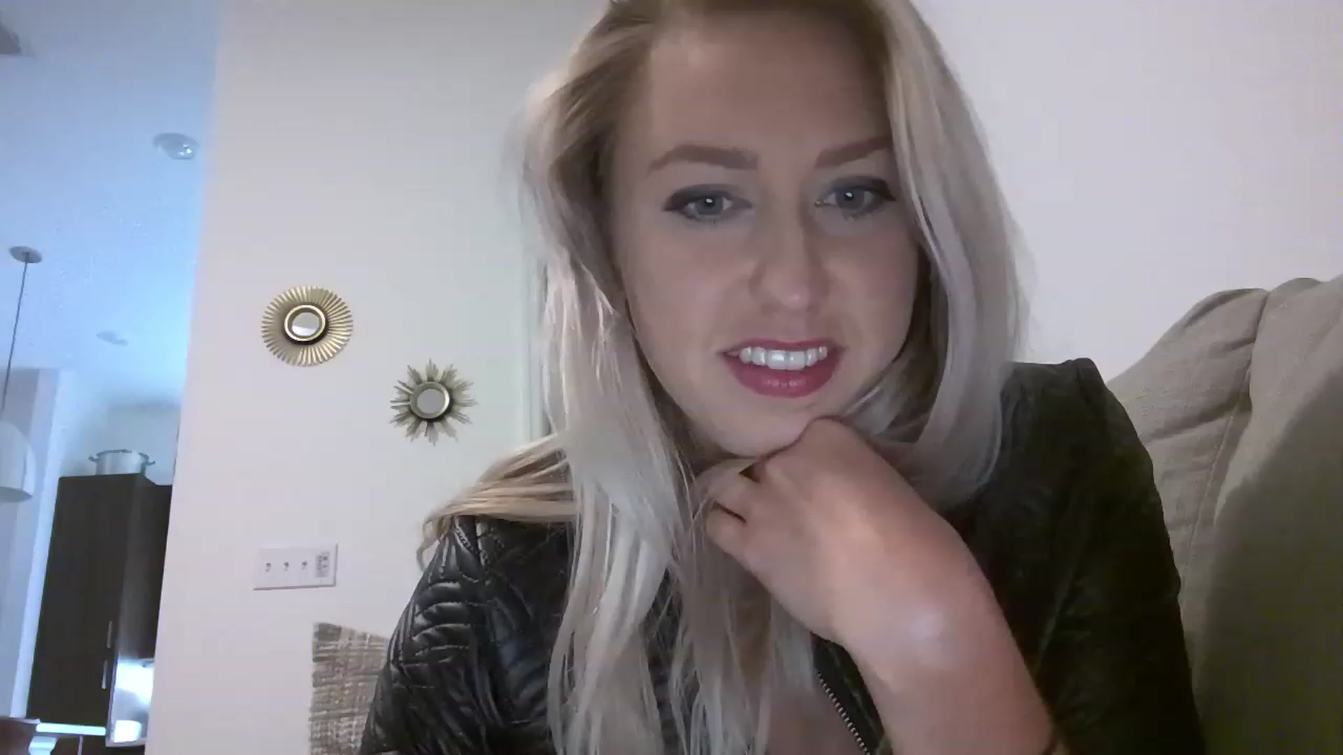 Gallery image thumbnail from RatedX_Barbie's myfreecams stream on, 07/19/2023, 03:28 image 9 of 20