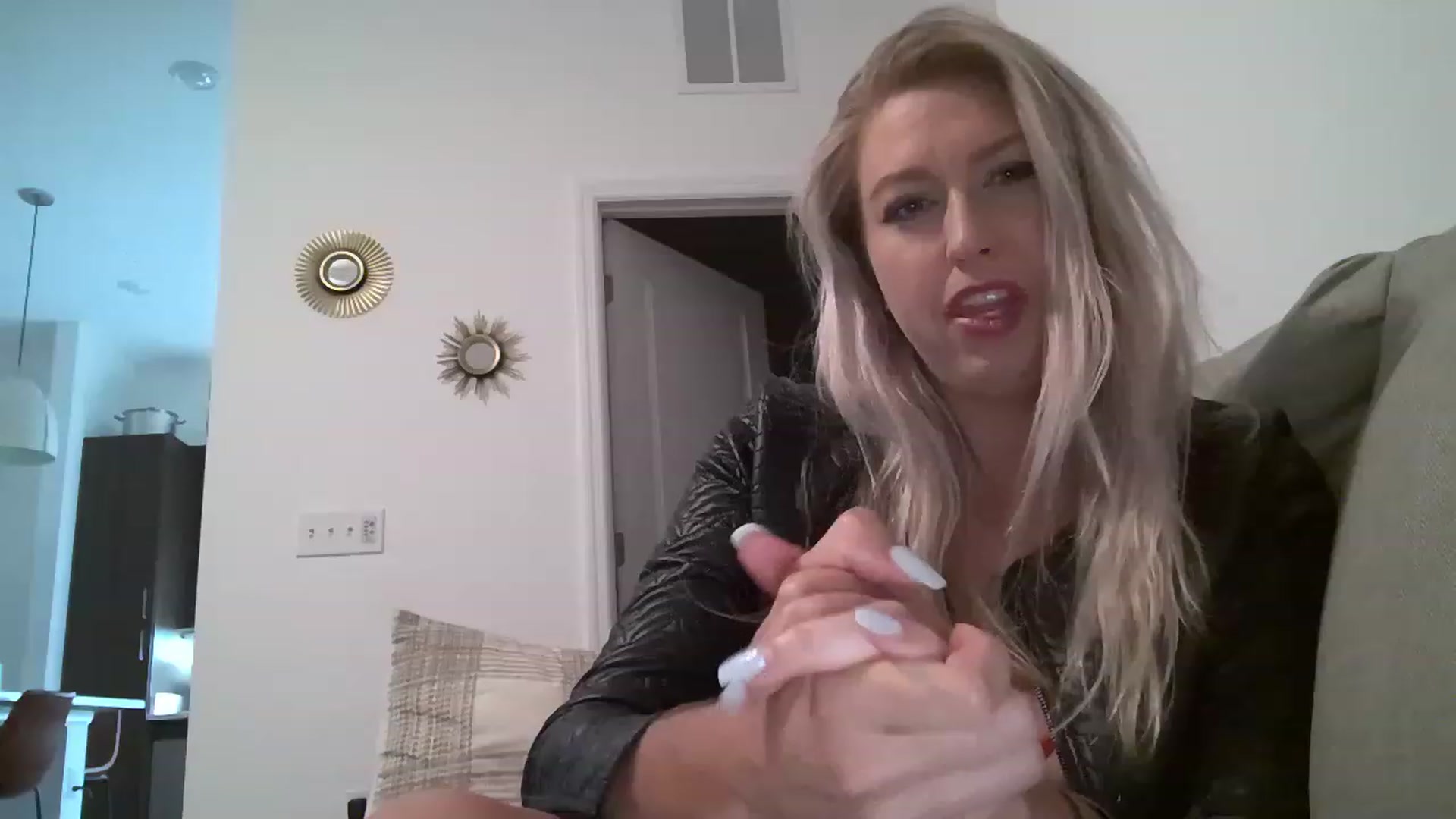 Gallery image thumbnail from RatedX_Barbie's myfreecams stream on, 07/19/2023, 03:28 image 7 of 20
