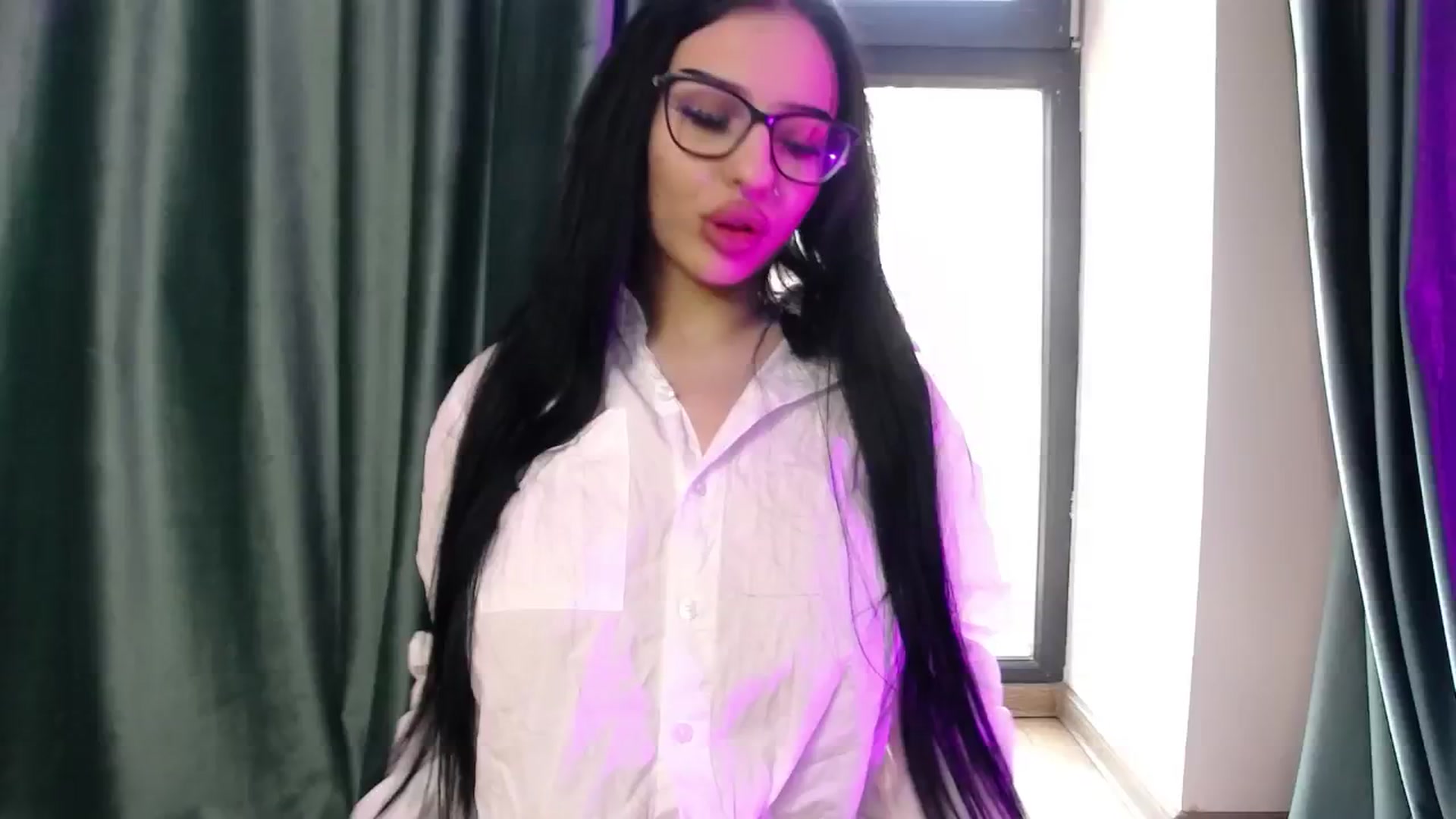 Gallery image thumbnail from RavenFoxxy's myfreecams stream on, 01/02/2026, 10:39 image 3 of 20