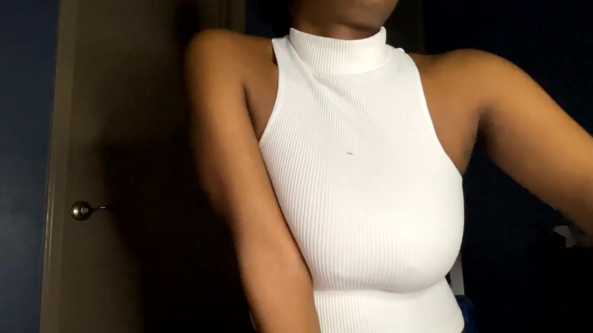 Gallery image thumbnail from RavenHunters's myfreecams stream on, 12/25/2022, 23:40 image 12 of 20