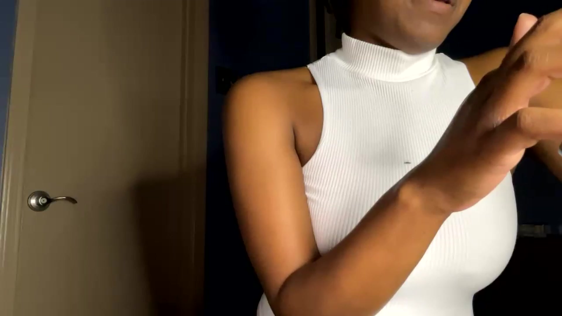 Gallery image thumbnail from RavenHunters's myfreecams stream on, 12/25/2022, 23:40 image 18 of 20