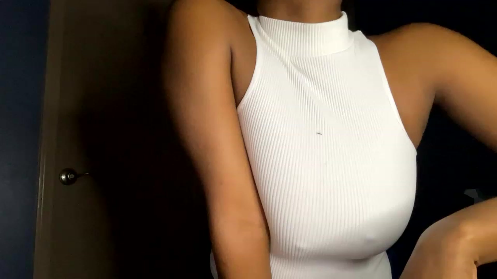 Gallery image thumbnail from RavenHunters's myfreecams stream on, 12/25/2022, 23:40 image 10 of 20