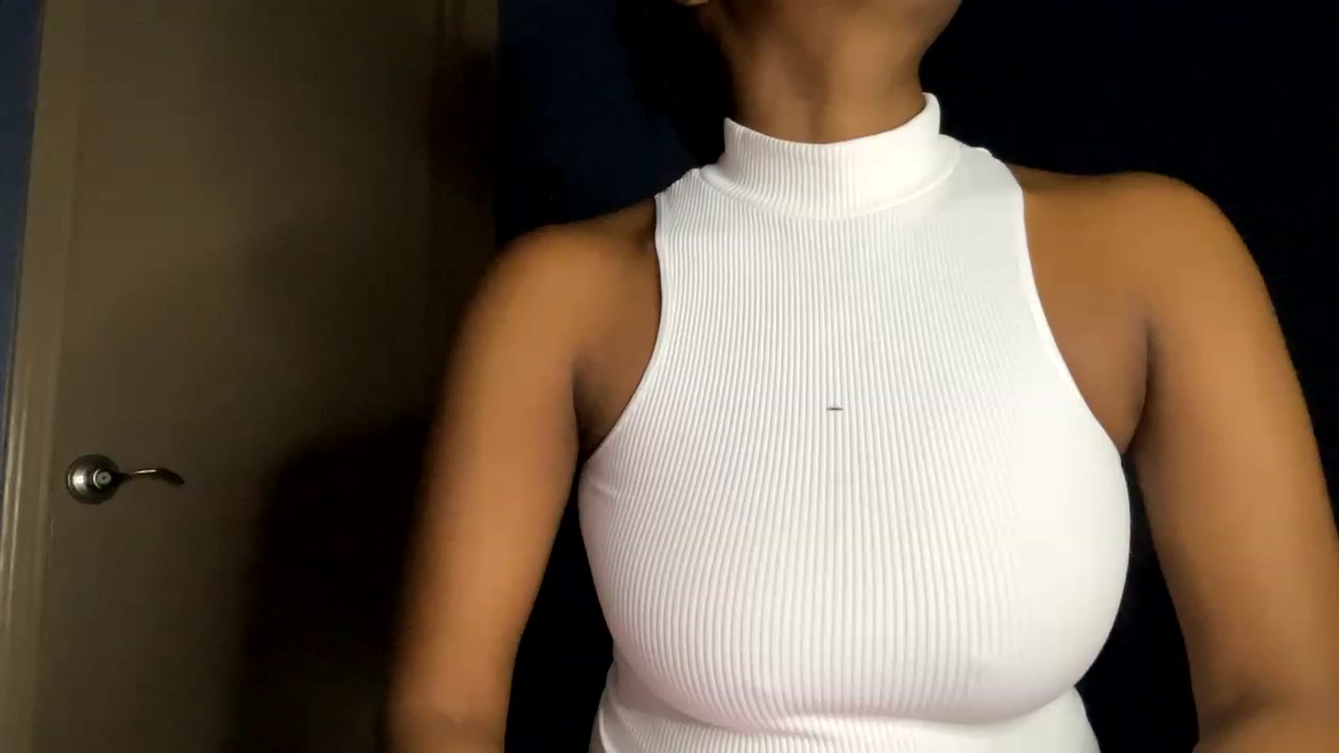Gallery image thumbnail from RavenHunters's myfreecams stream on, 12/25/2022, 23:40 image 19 of 20