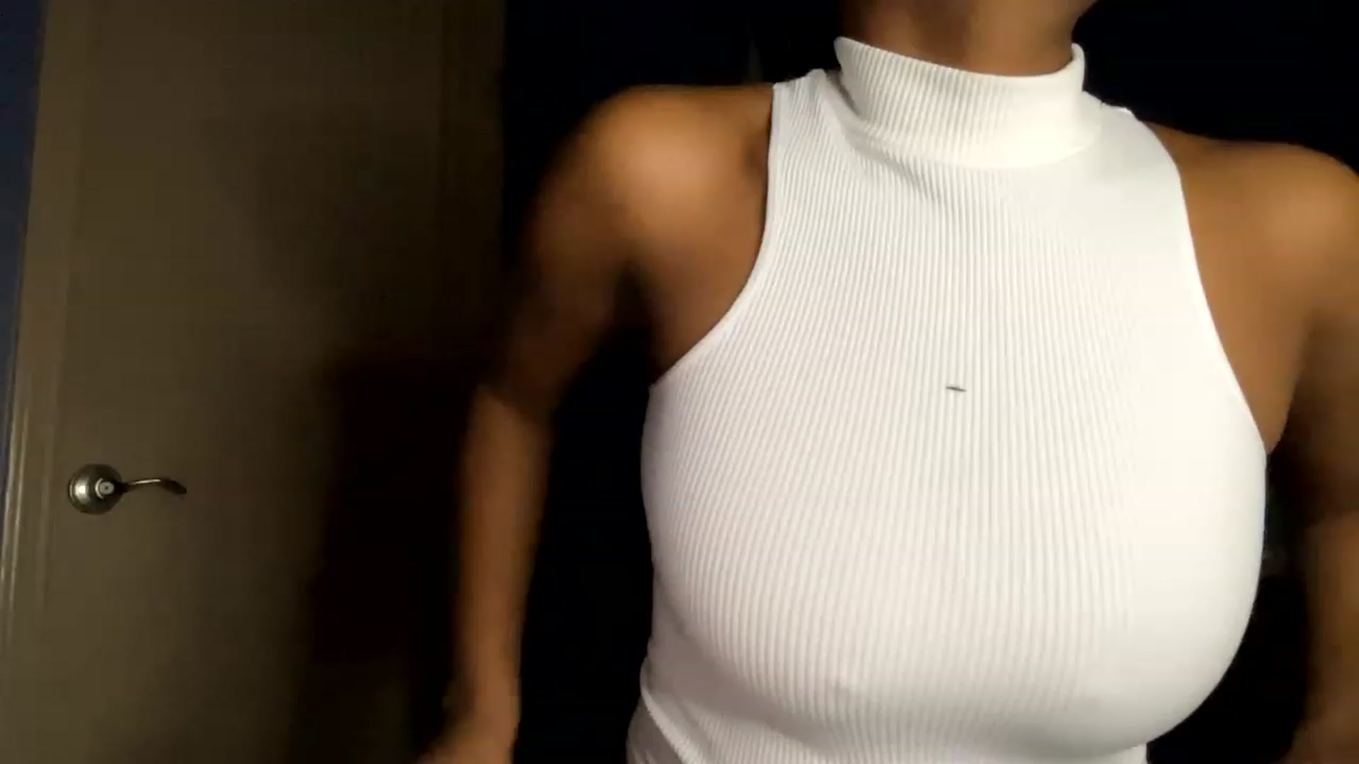 Gallery image thumbnail from RavenHunters's myfreecams stream on, 12/25/2022, 23:40 image 14 of 20