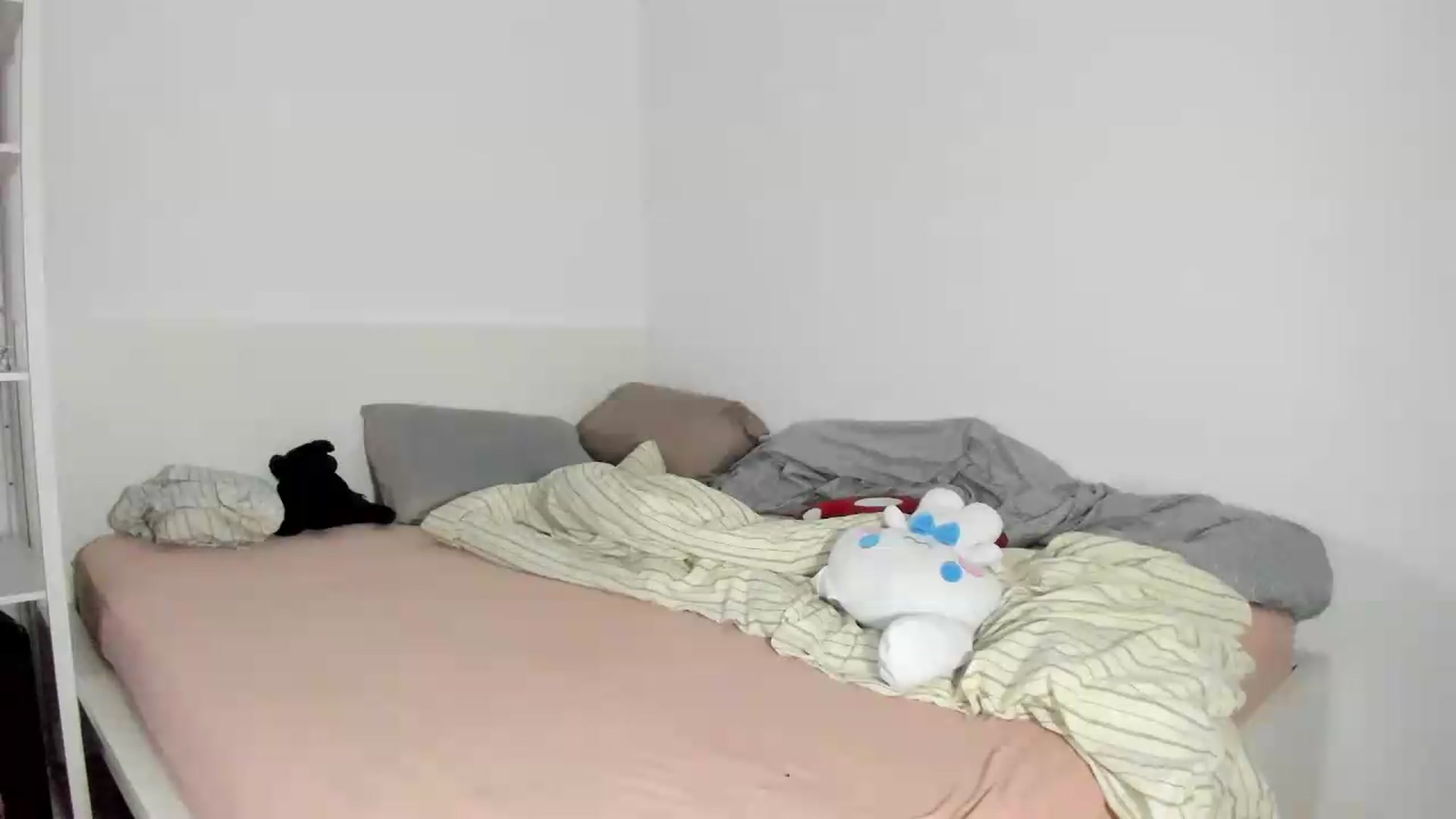 Gallery image thumbnail from RavenLust's myfreecams stream on, 08/25/2026, 21:35 image 17 of 20