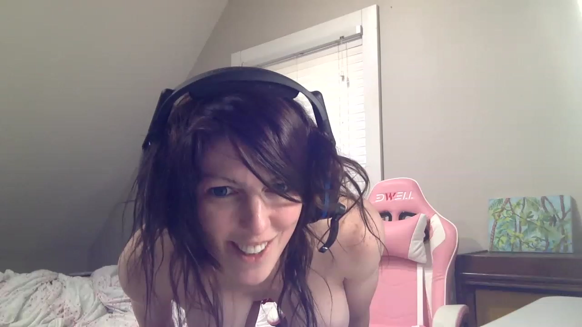Gallery image thumbnail from RavenRubyRose's myfreecams stream on, 12/25/2022, 17:40 image 3 of 20
