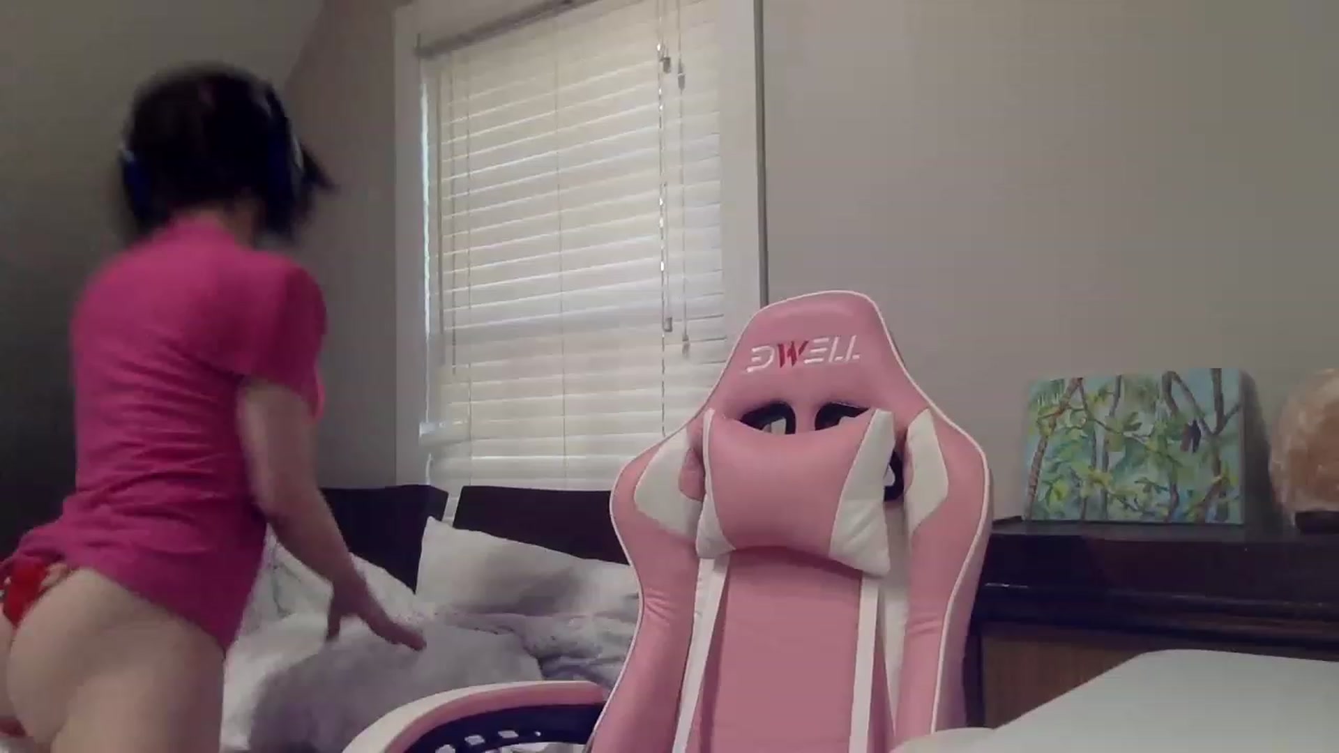 Gallery image thumbnail from RavenRubyRose's myfreecams stream on, 12/25/2022, 17:40 image 13 of 20