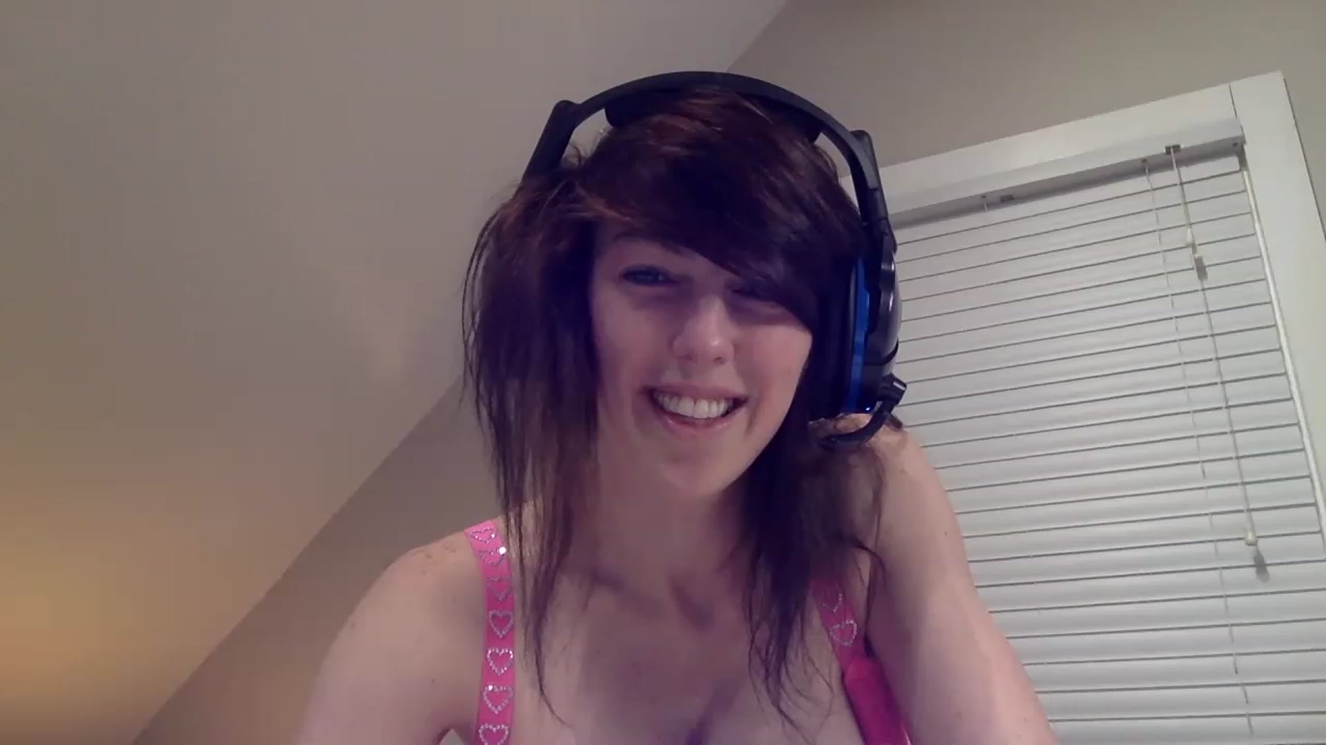 Gallery image thumbnail from RavenRubyRose's myfreecams stream on, 12/31/2022, 20:45 image 17 of 20