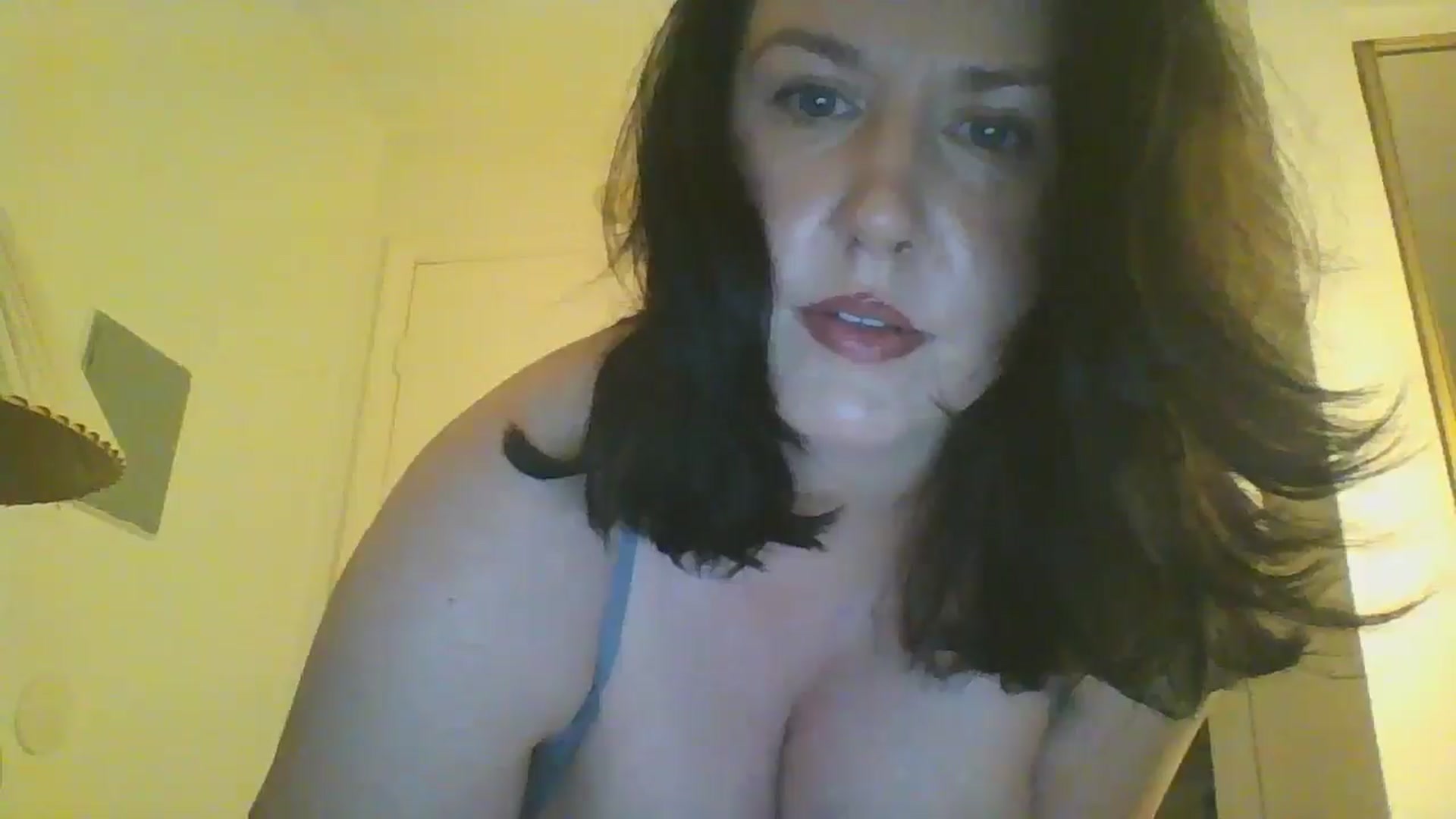 Gallery image thumbnail from RavenVidVixen's myfreecams stream on, 06/21/2024, 10:39 image 4 of 20